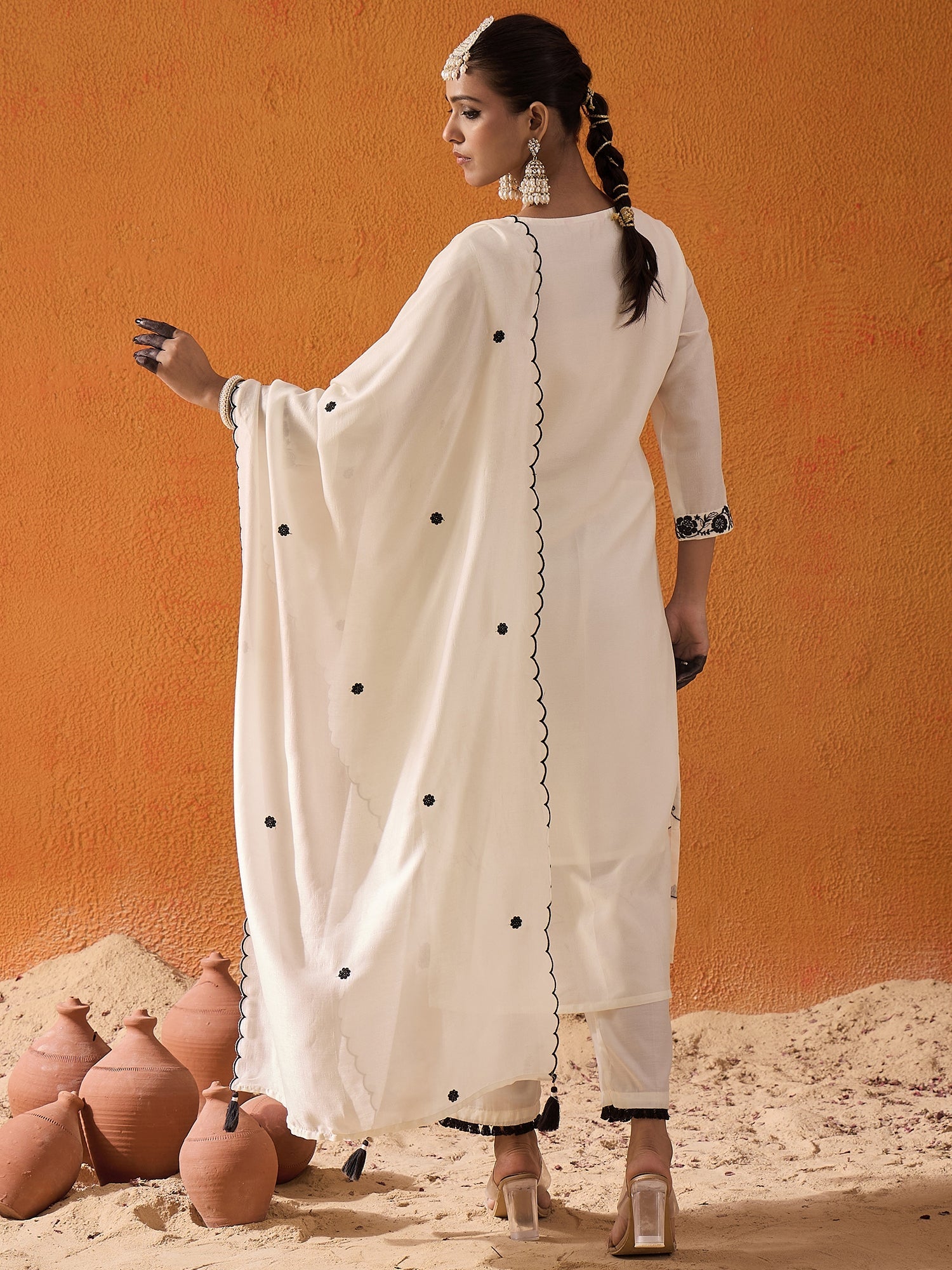 Women's White Silk Blend Kurta Set - Taantav