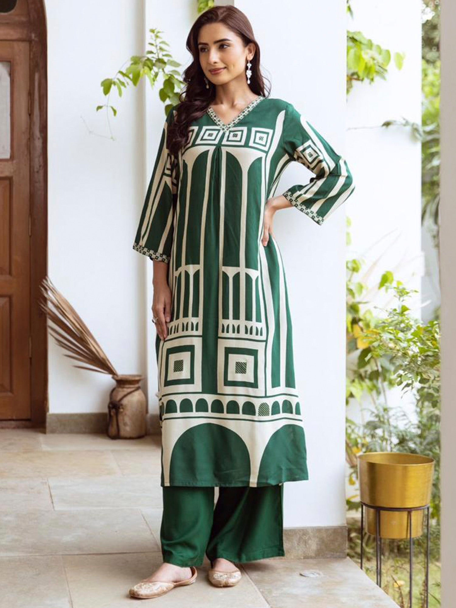 Women's Green Viscose Rayon Kurta Set - Taantav