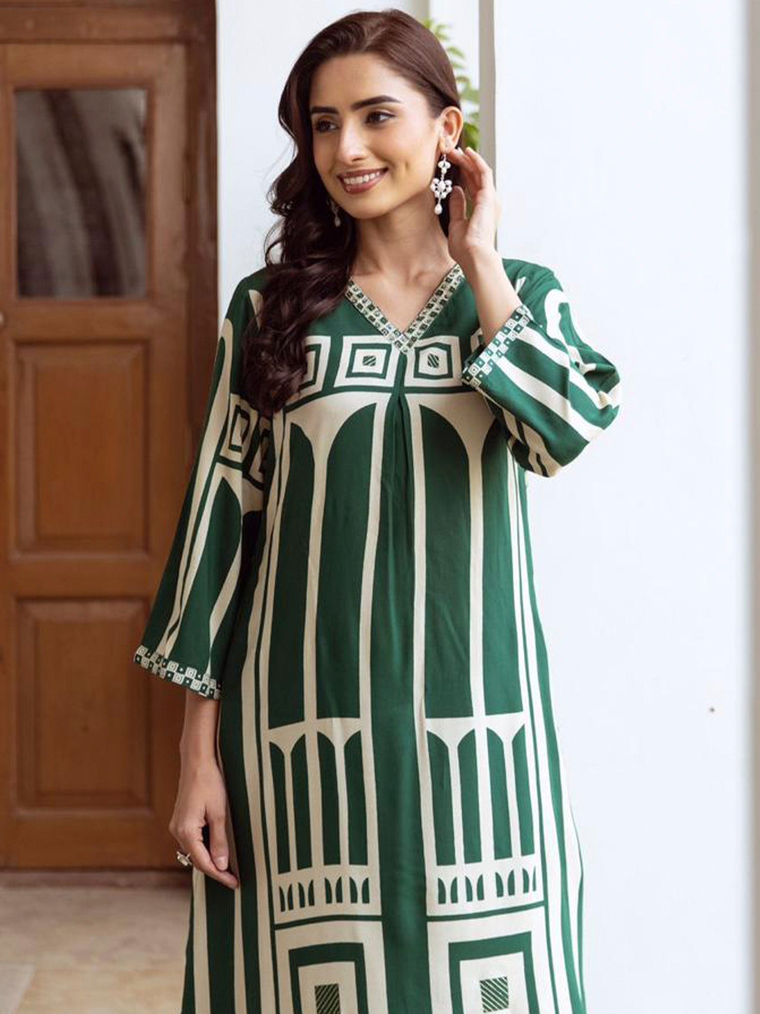 Women's Green Viscose Rayon Kurta Set - Taantav