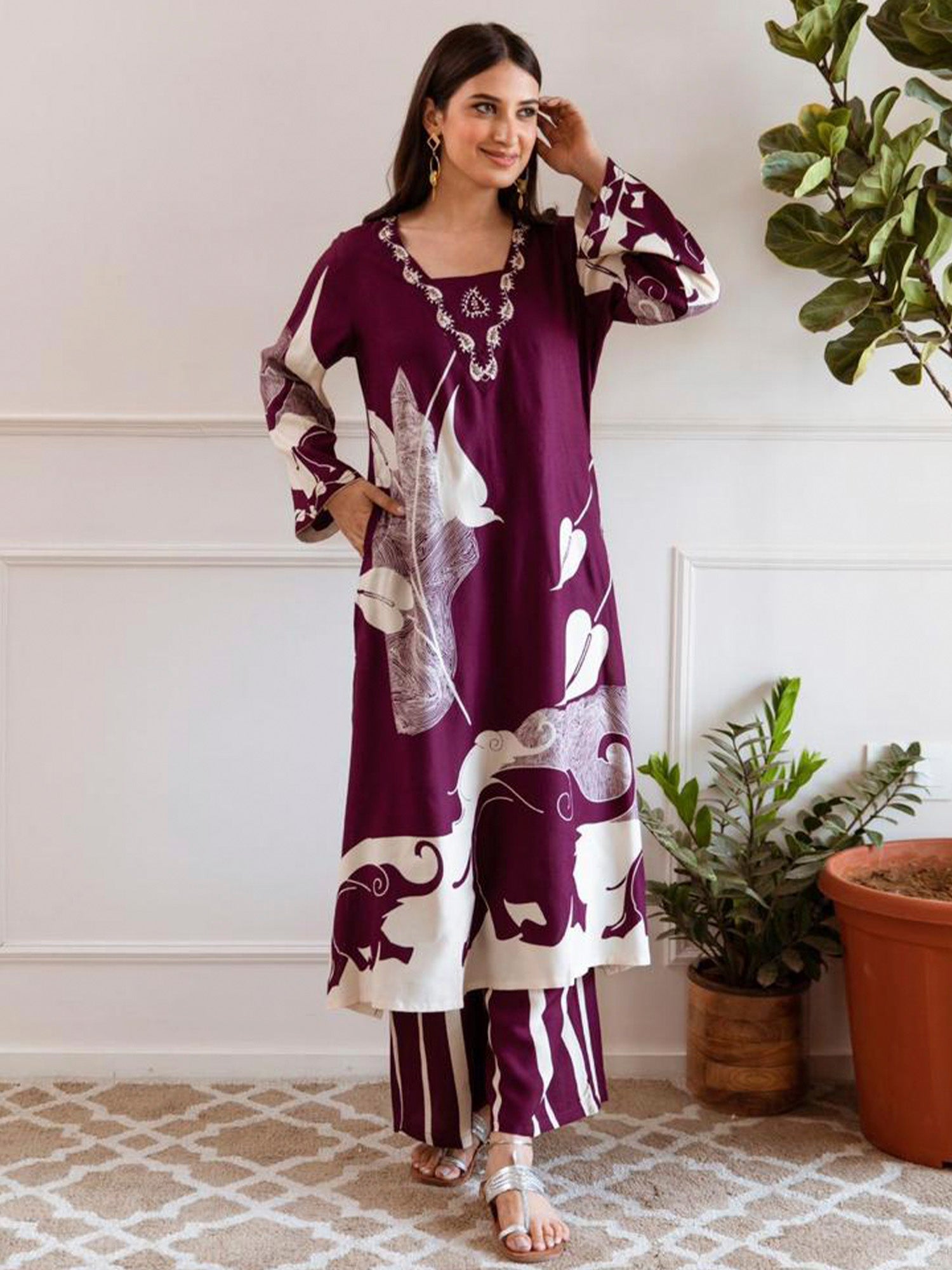 Women's Burgundy Viscose Rayon Kurta Set - Taantav