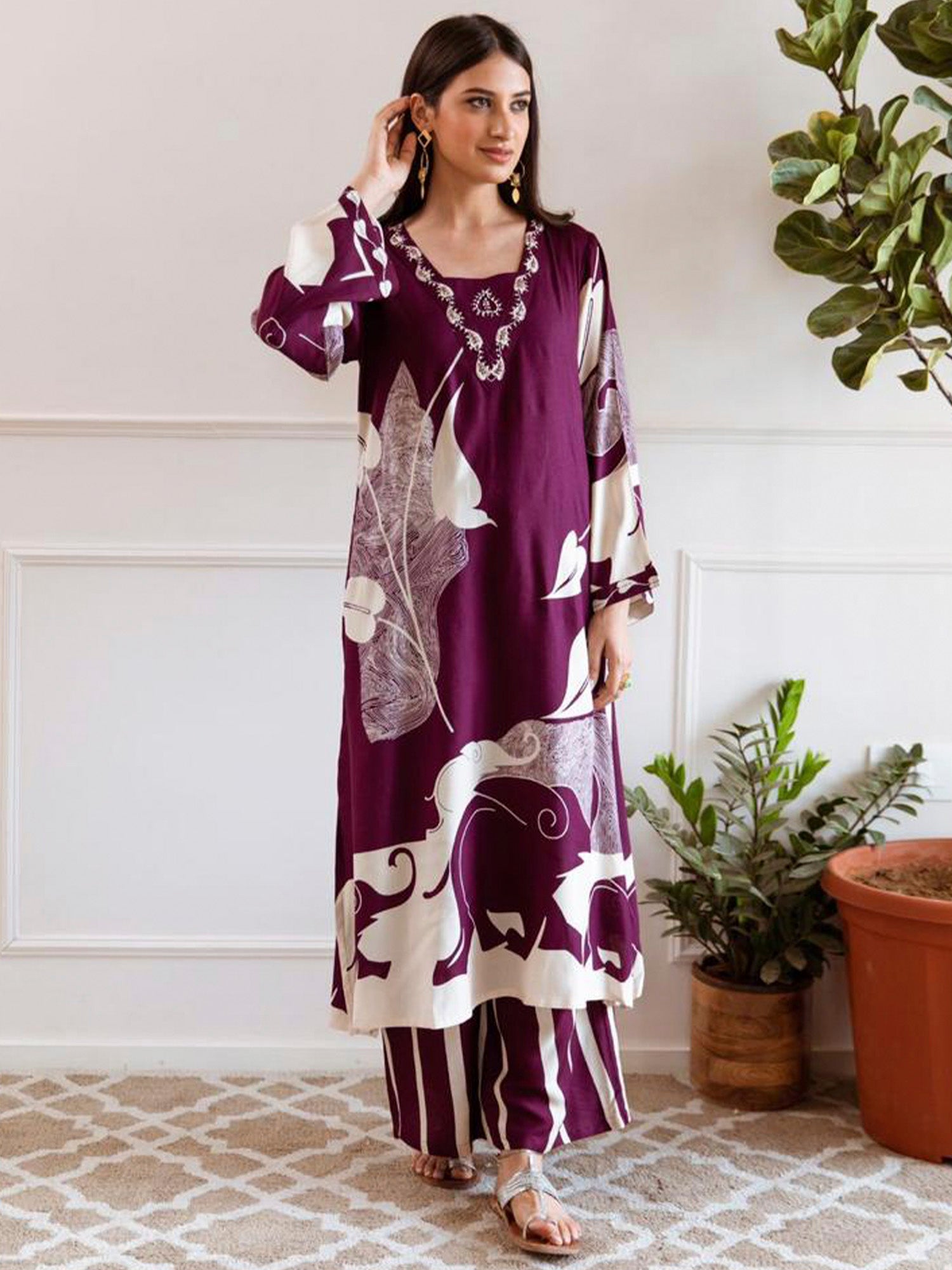 Women's Burgundy Viscose Rayon Kurta Set - Taantav