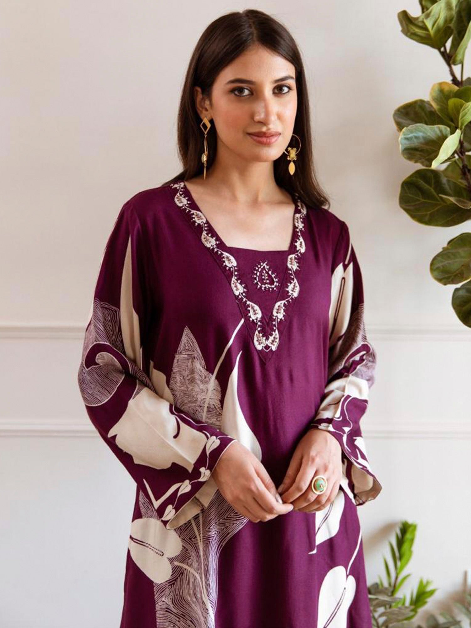 Women's Burgundy Viscose Rayon Kurta Set - Taantav