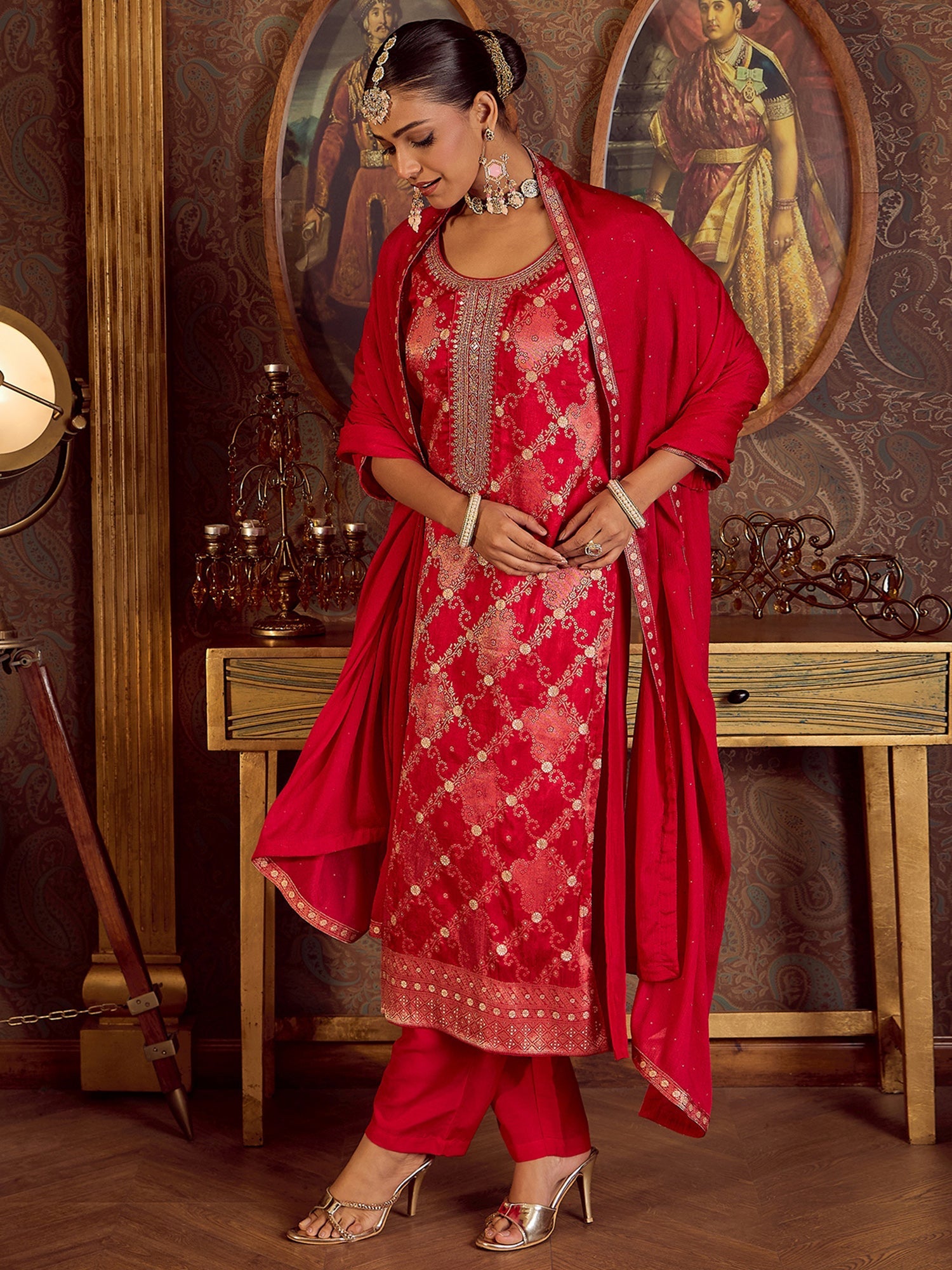 Women's Red Silk Blend Kurta Set - Taantav