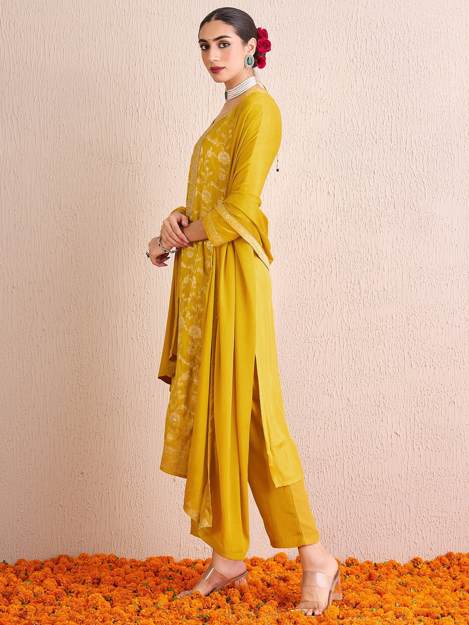 Women's Yellow Silk Blend Kurta Set - Taantav