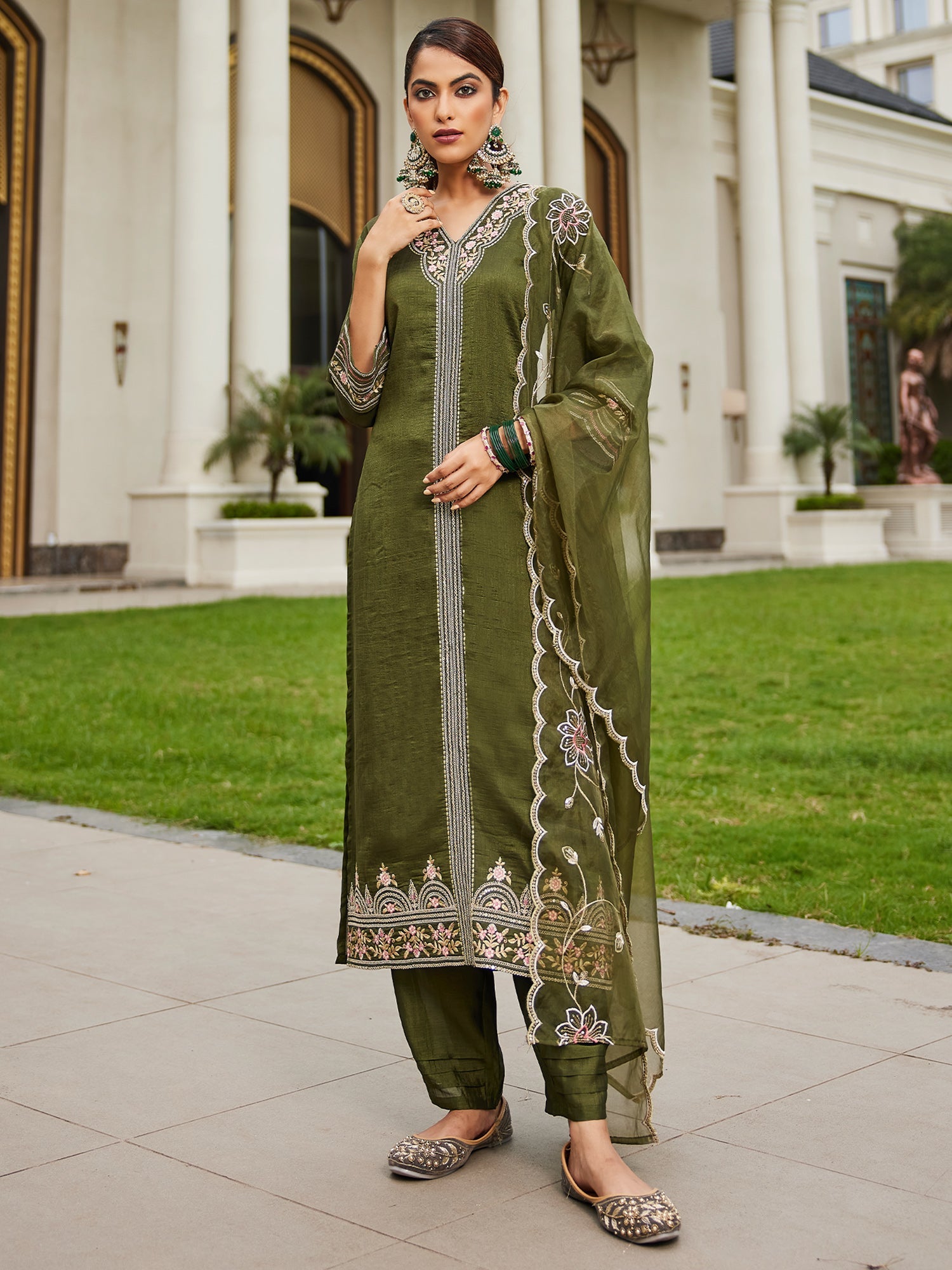 Women's Green Silk Blend Kurta Set - Taantav