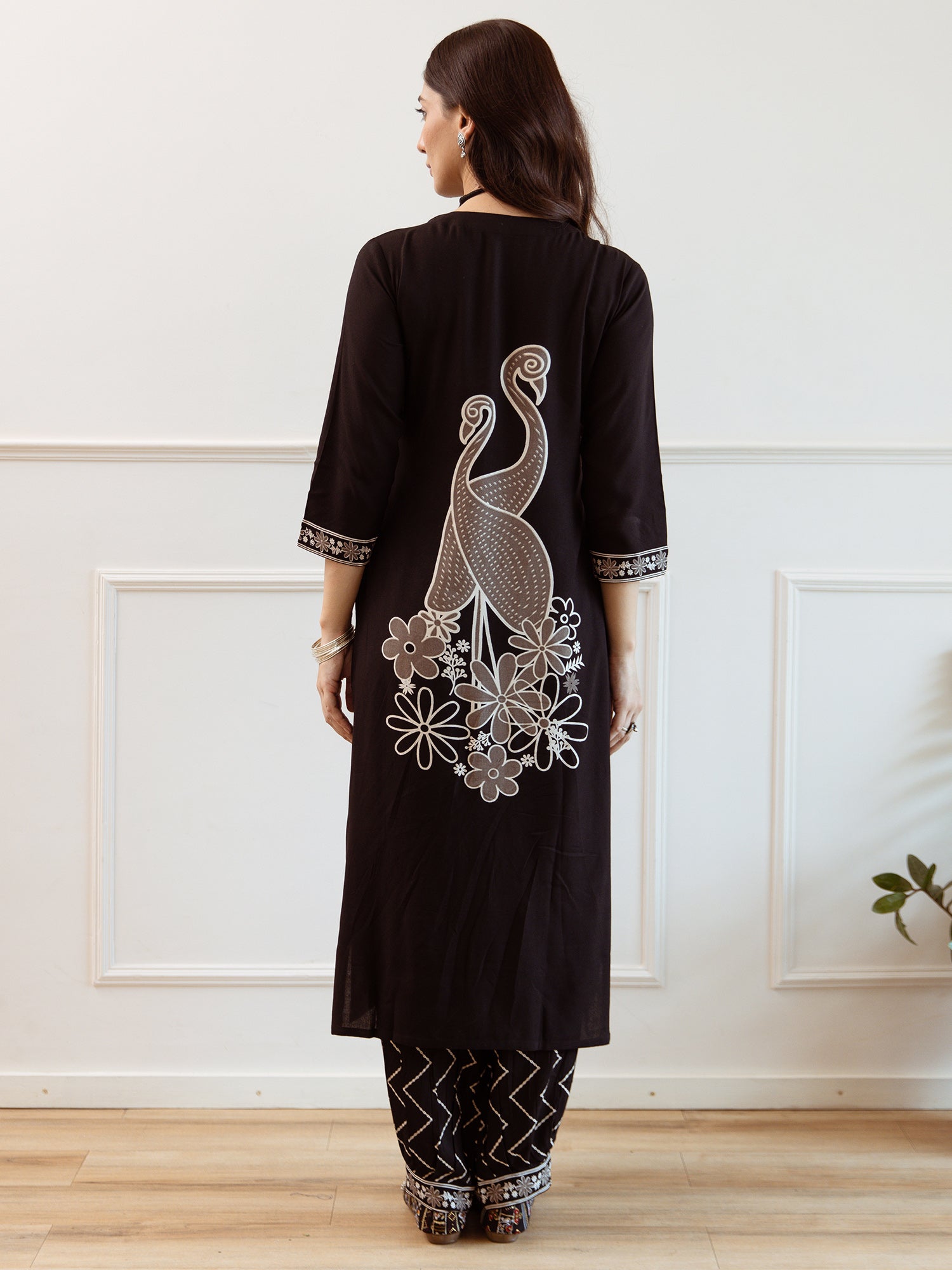 Women's Black Viscose Rayon Kurta Set - Taantav