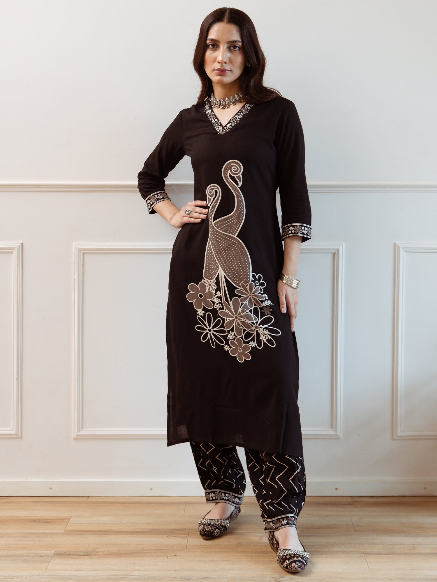 Women's Black Viscose Rayon Kurta Set - Taantav