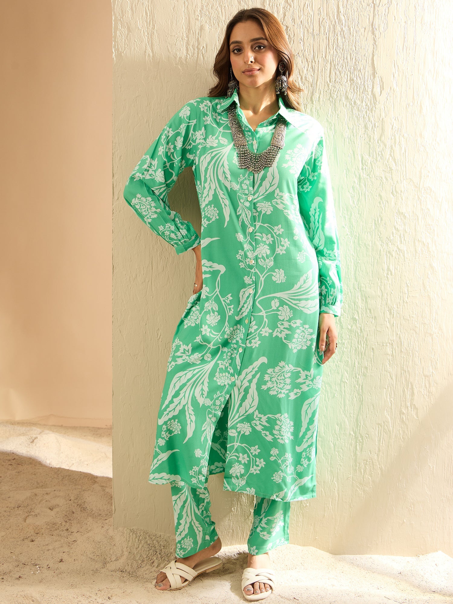 Women's Green Viscose Rayon Kurta Set - Taantav