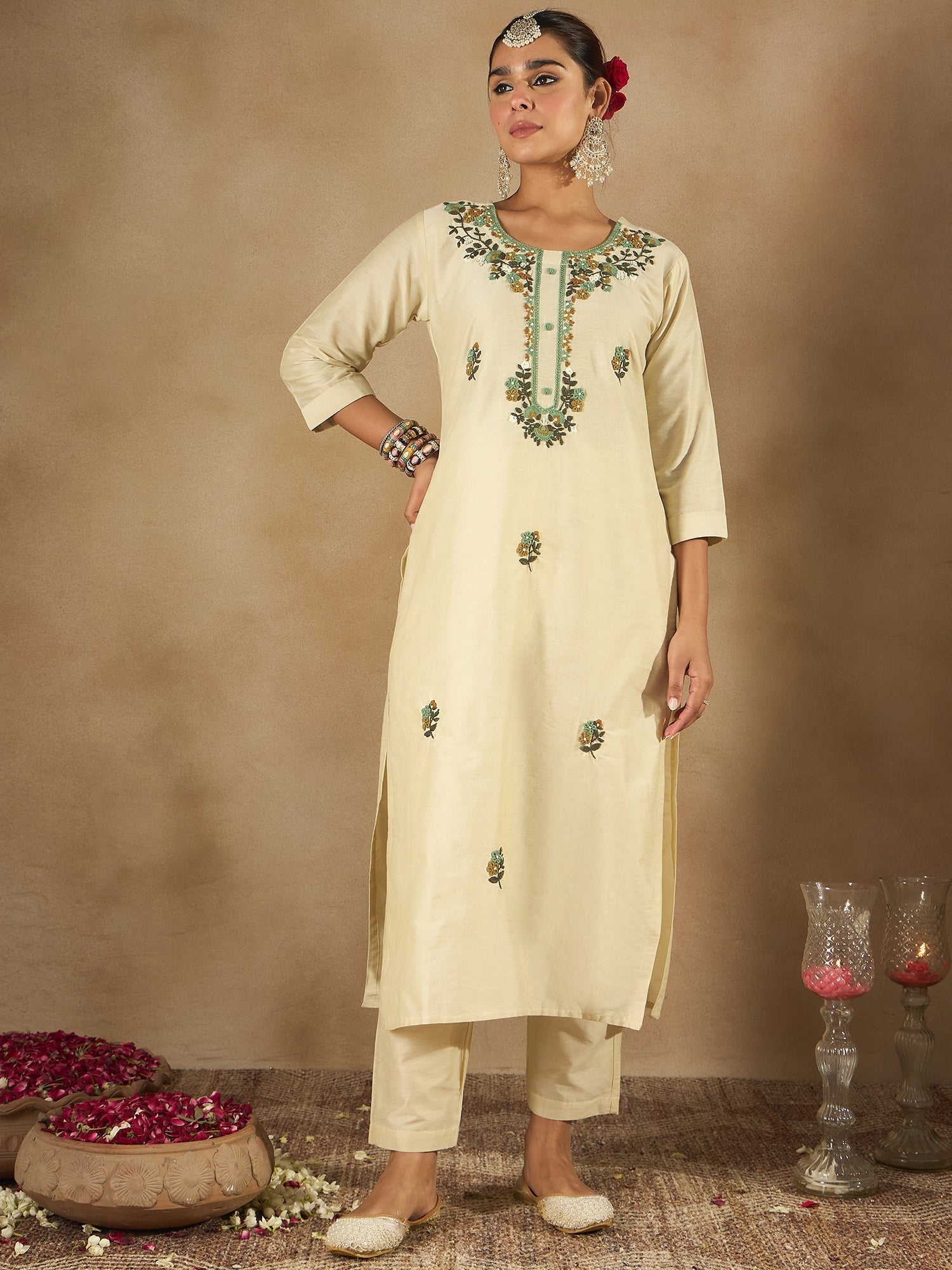 Women's Cream Silk Blend Kurta Set - Taantav