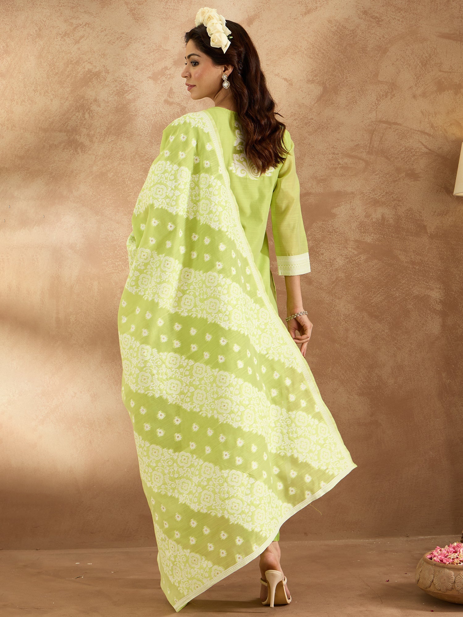 Women's Fluorescent Green Silk Blend Kurta Set - Taantav