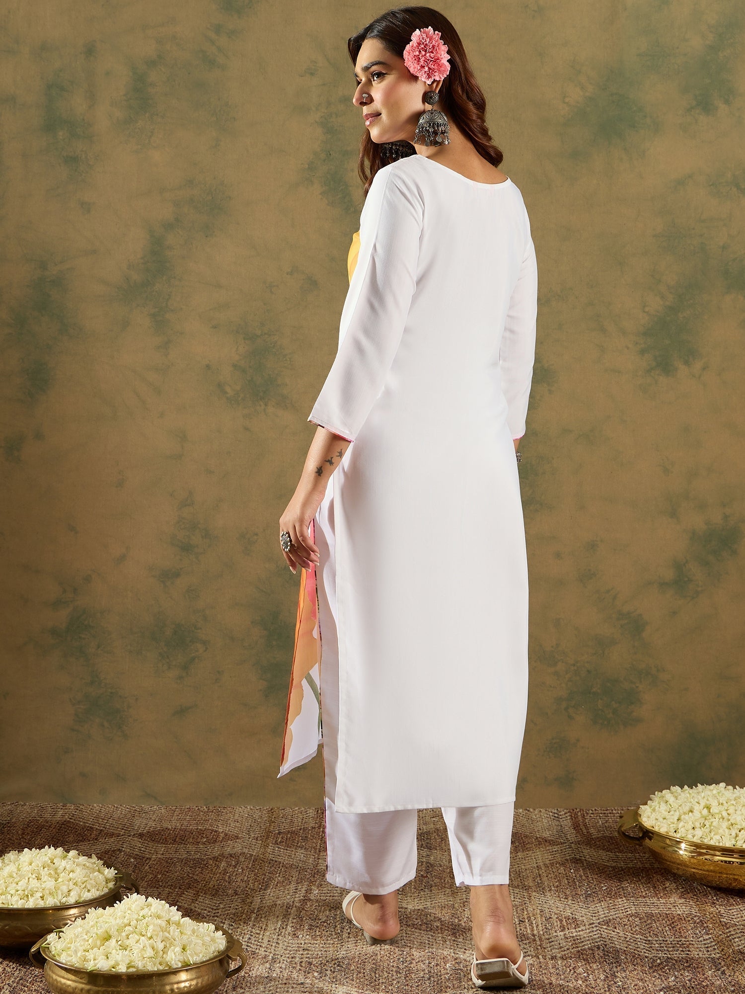 Women's White Cotton Blend Kurta Set - Taantav