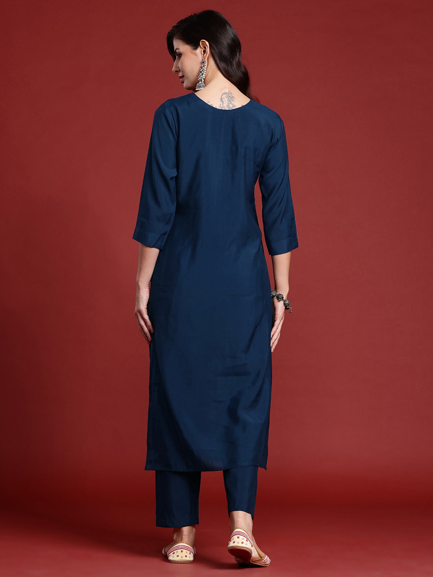 Women's Navy Blue Silk Blend Kurta Set - Taantav