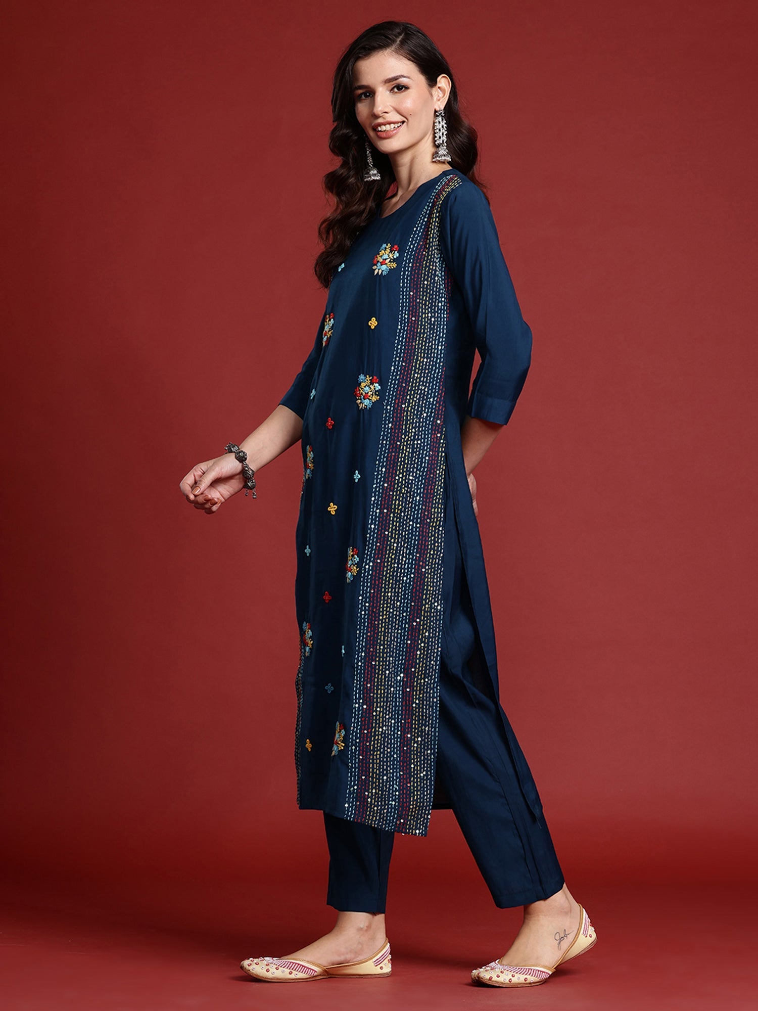 Women's Navy Blue Silk Blend Kurta Set - Taantav