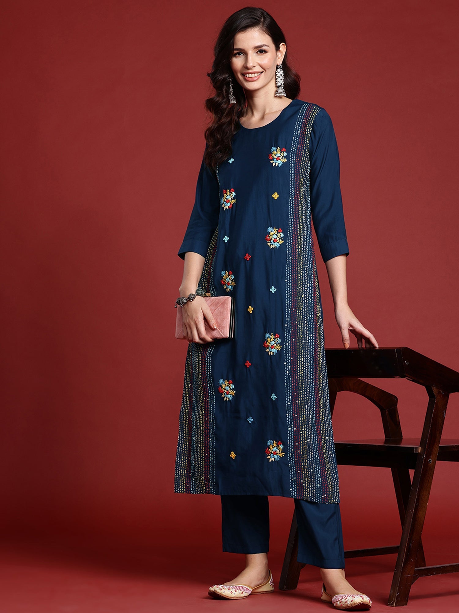 Women's Navy Blue Silk Blend Kurta Set - Taantav