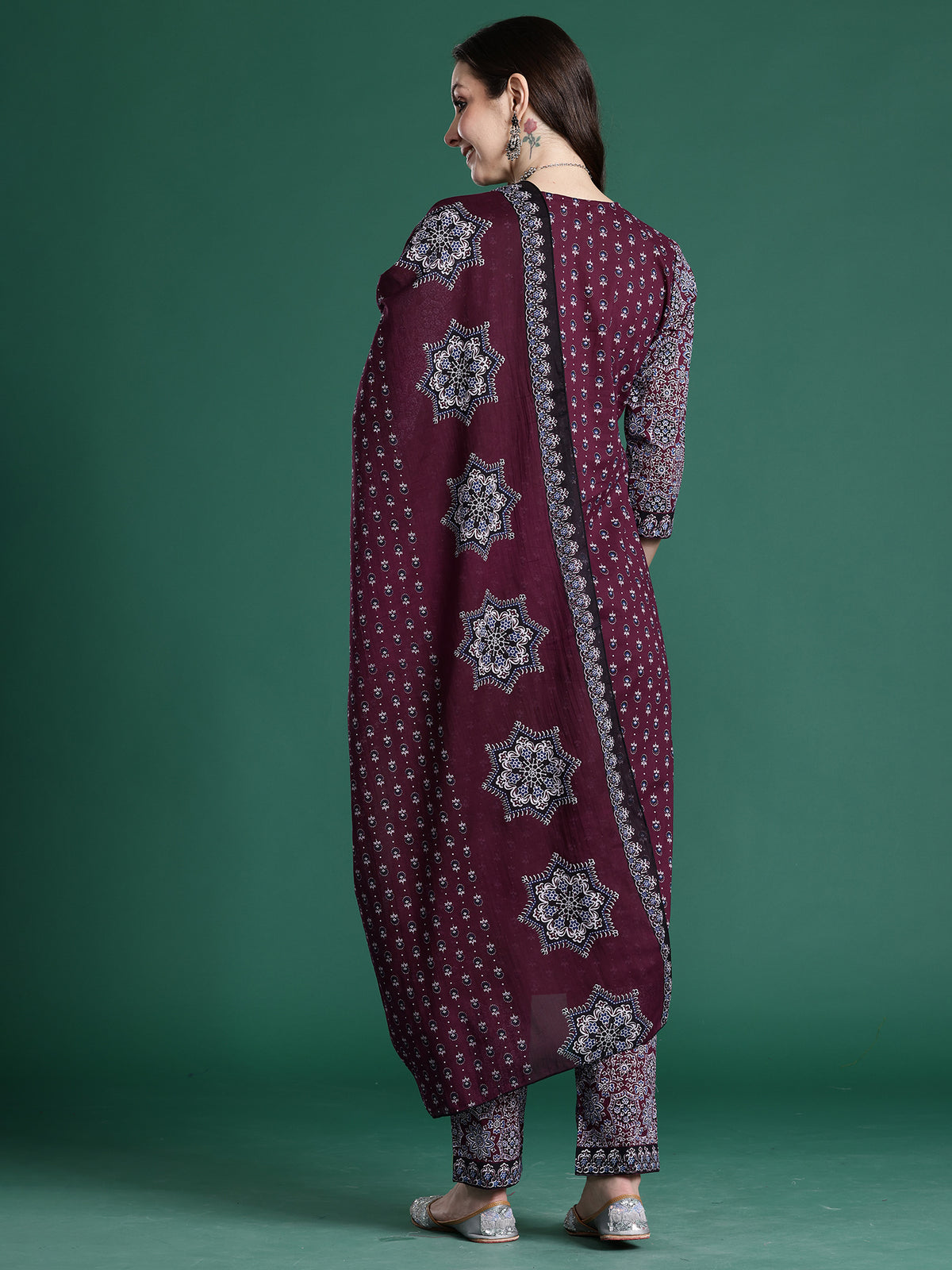 Color_Maroon