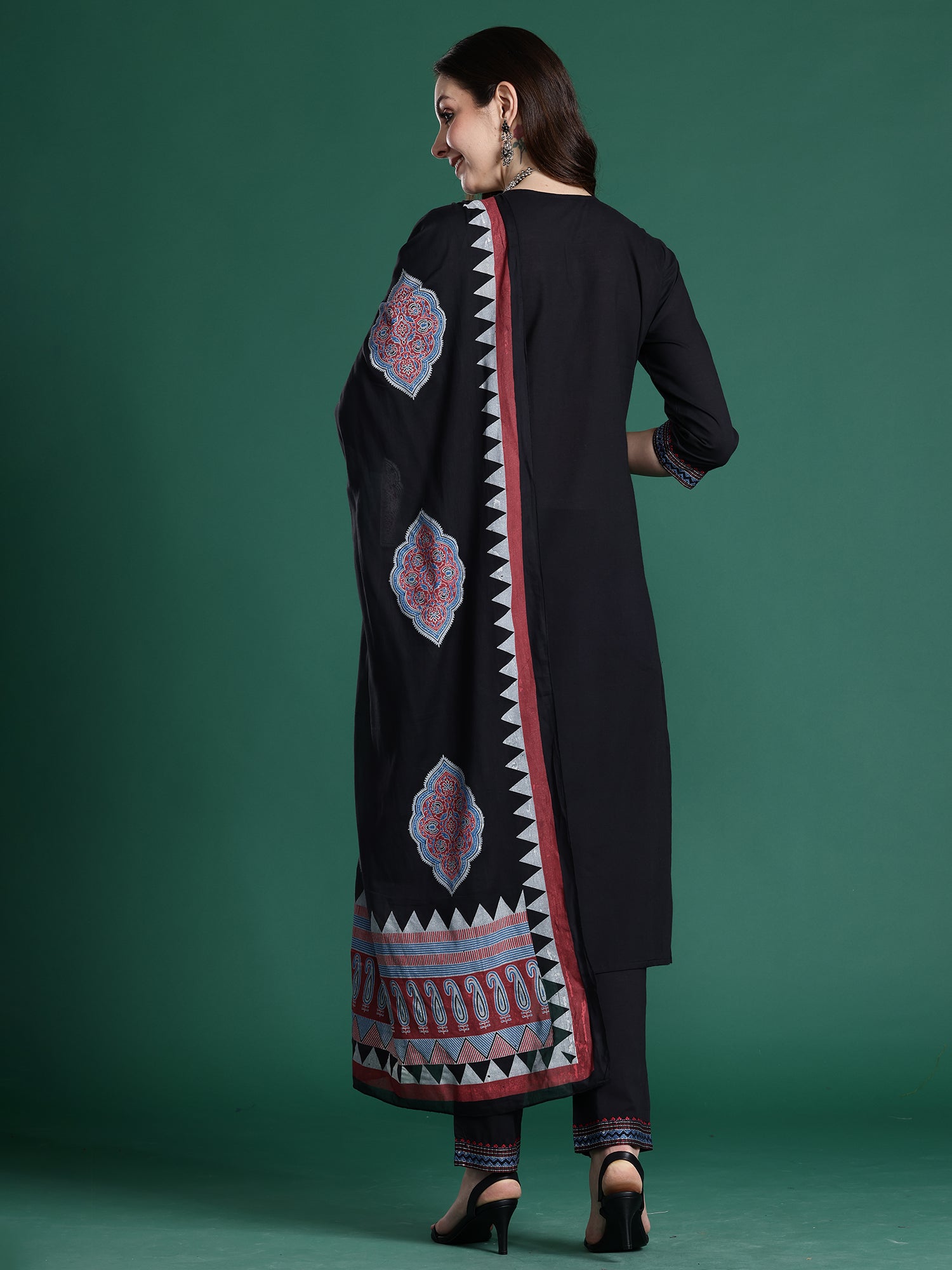 Color_Black