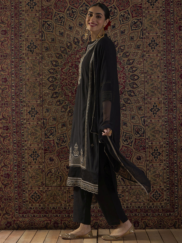 Color_Black