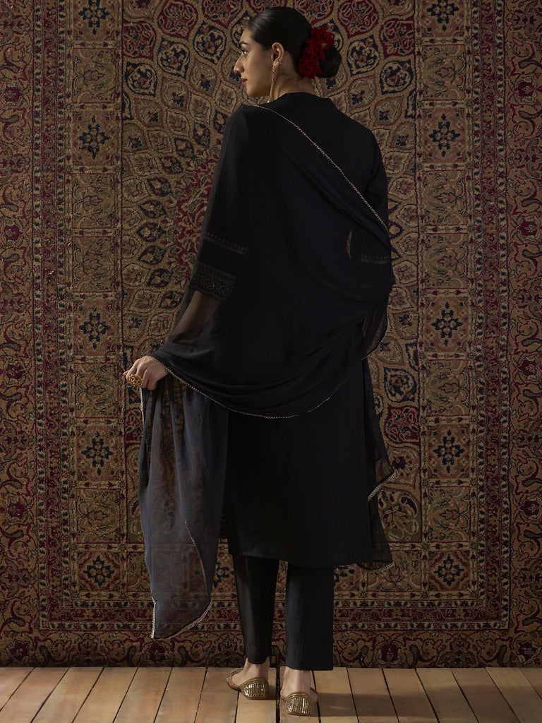 Color_Black