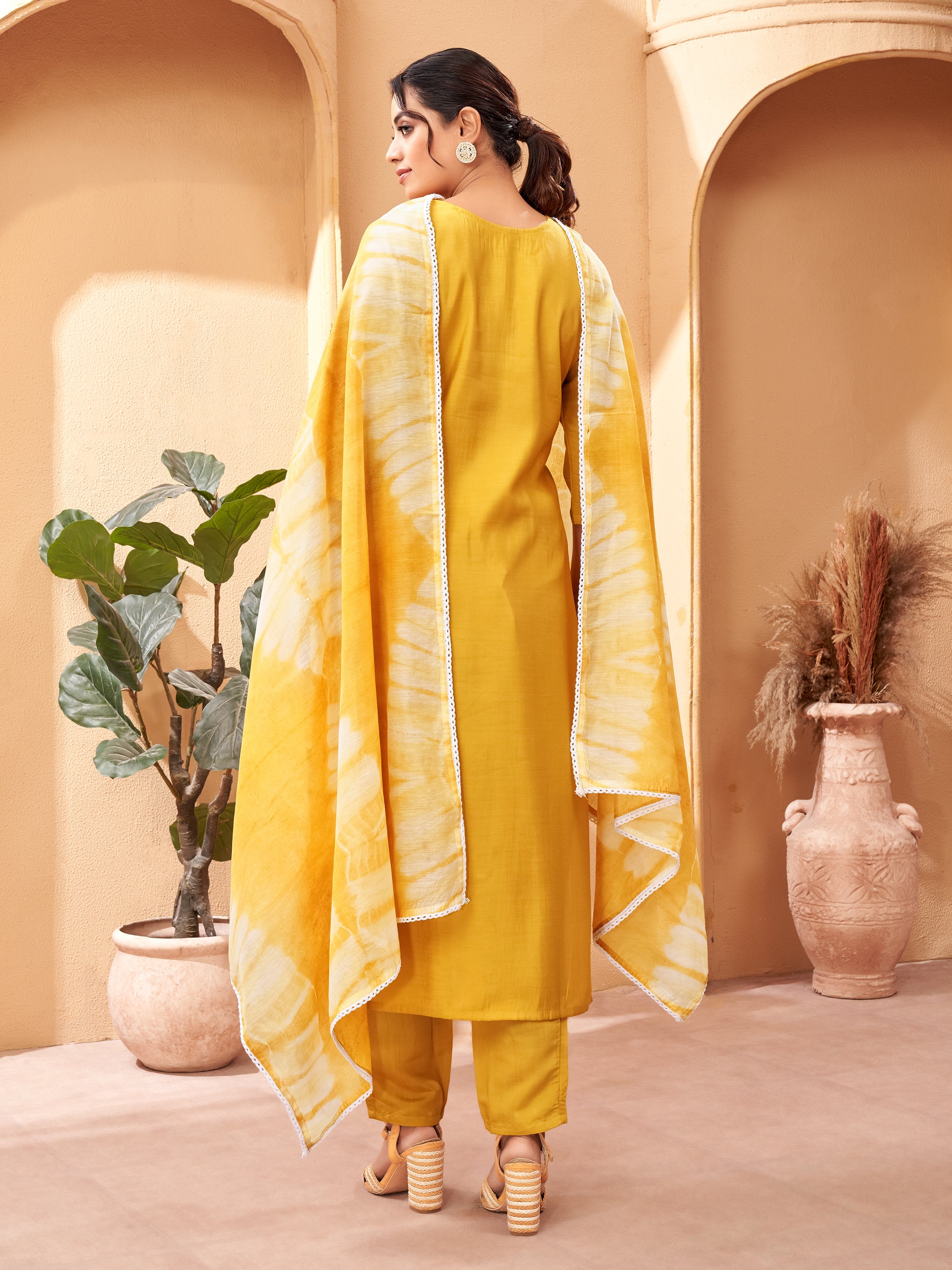 Women's Round Neck Thread Work, Chanderi Fabric Kurta & Pant With Dupatta Set - Taantav