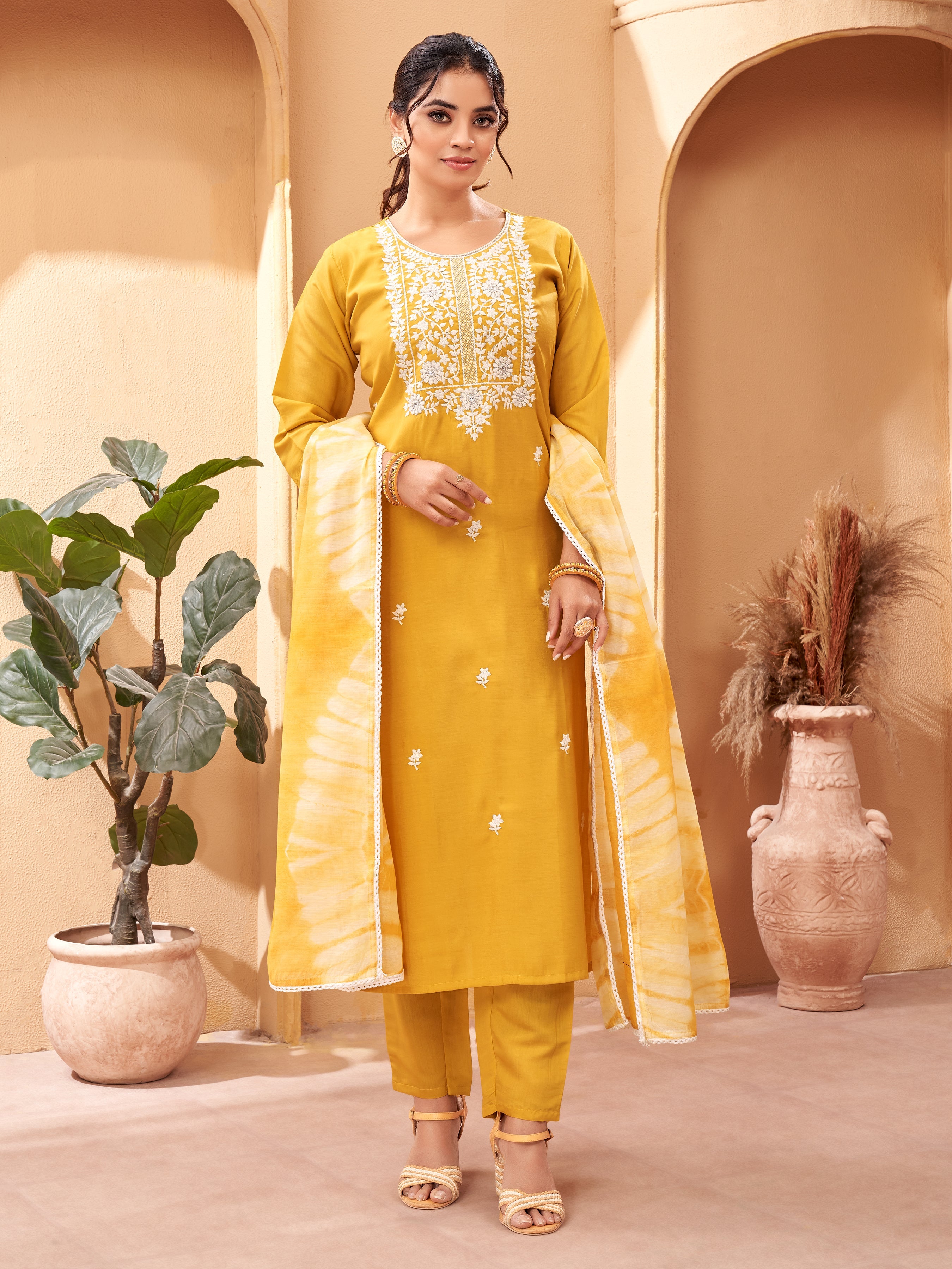 Women's Round Neck Thread Work, Chanderi Fabric Kurta & Pant With Dupatta Set - Taantav