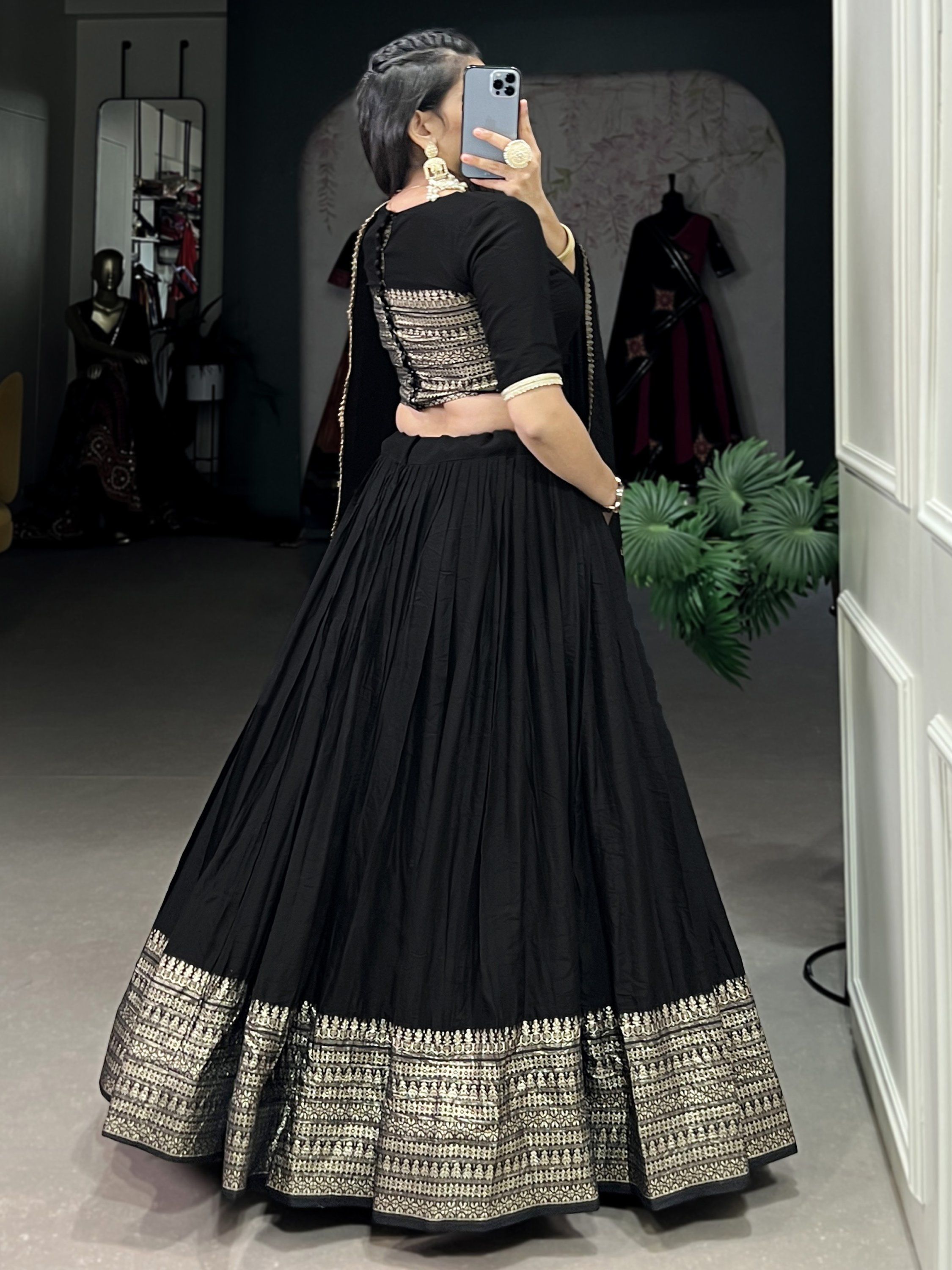 Color_Black