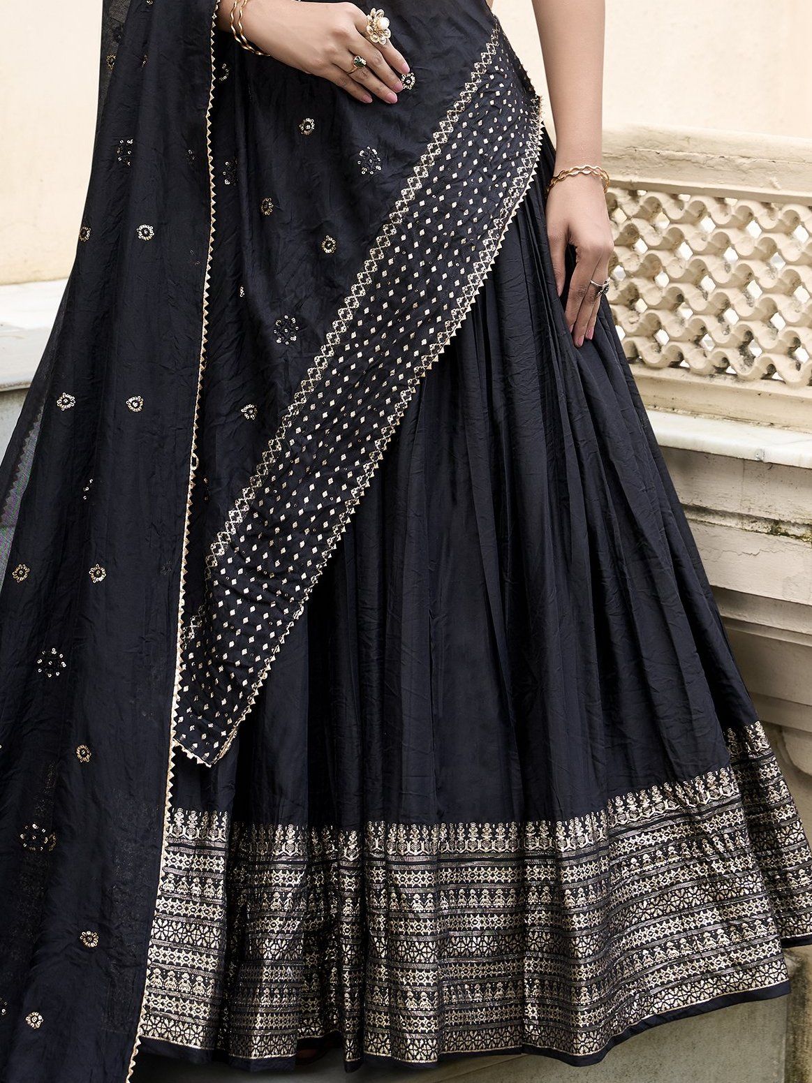 Color_Black