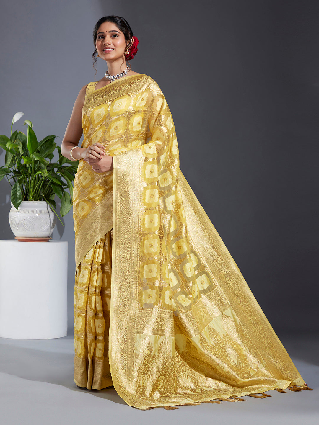 Women's Yellow & Gold Satin Paisley Zari With Beautiful Pattu Banarasi Saree - Royal Dwells