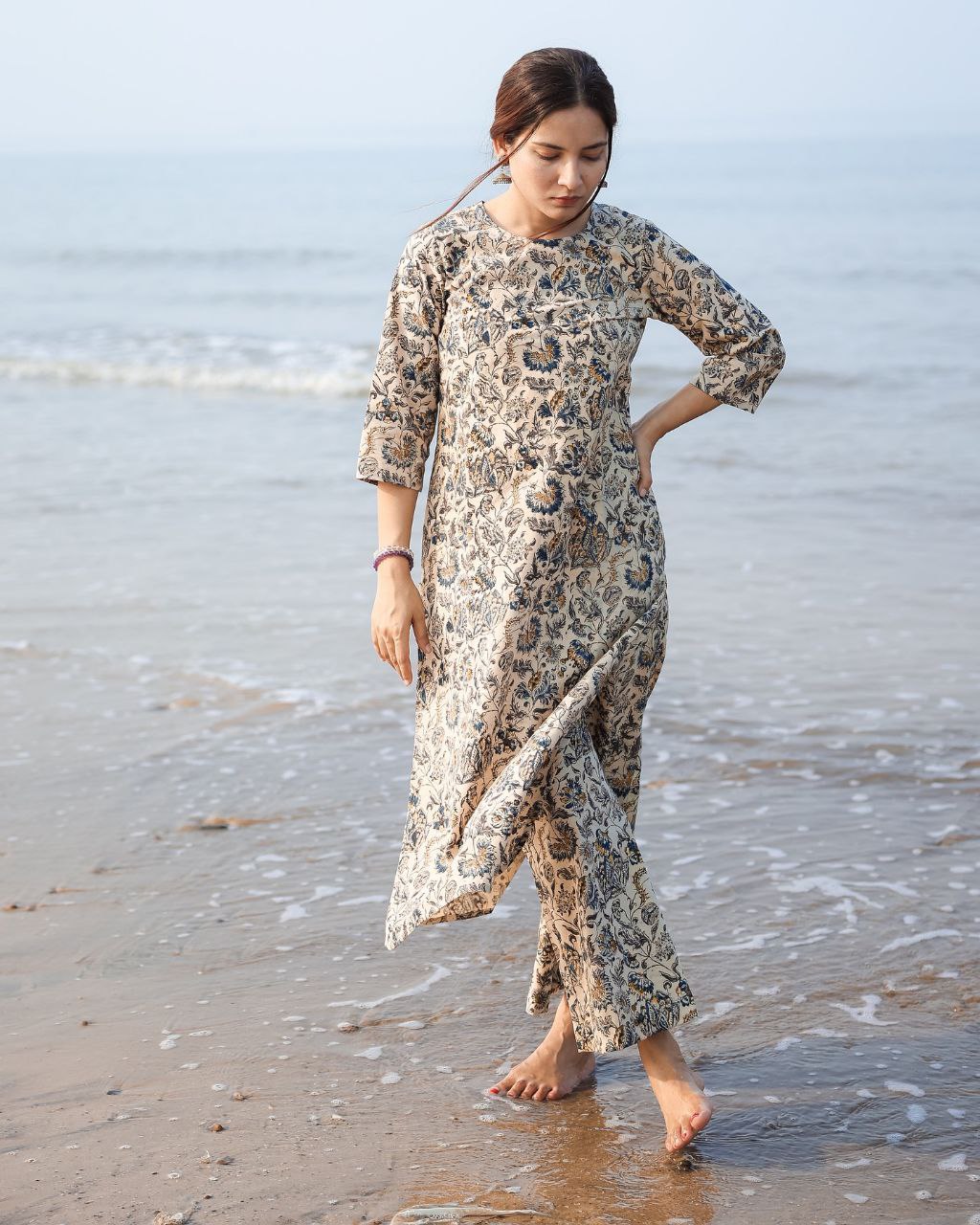 Women's Stylish Rayon Knee Length Floral Printed Kurti