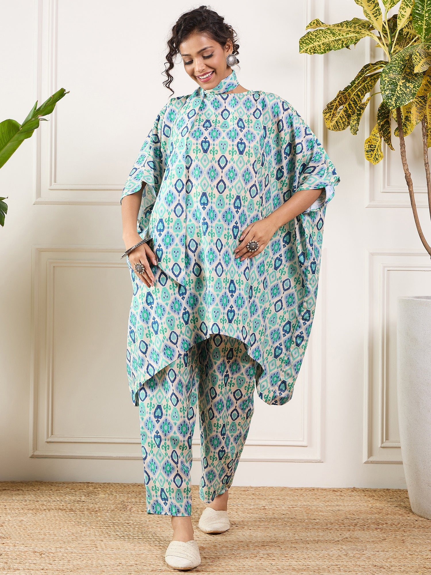 Women's Turquoise White Ikkat Print Tie Neck Kaftan Boho Set - InWeave