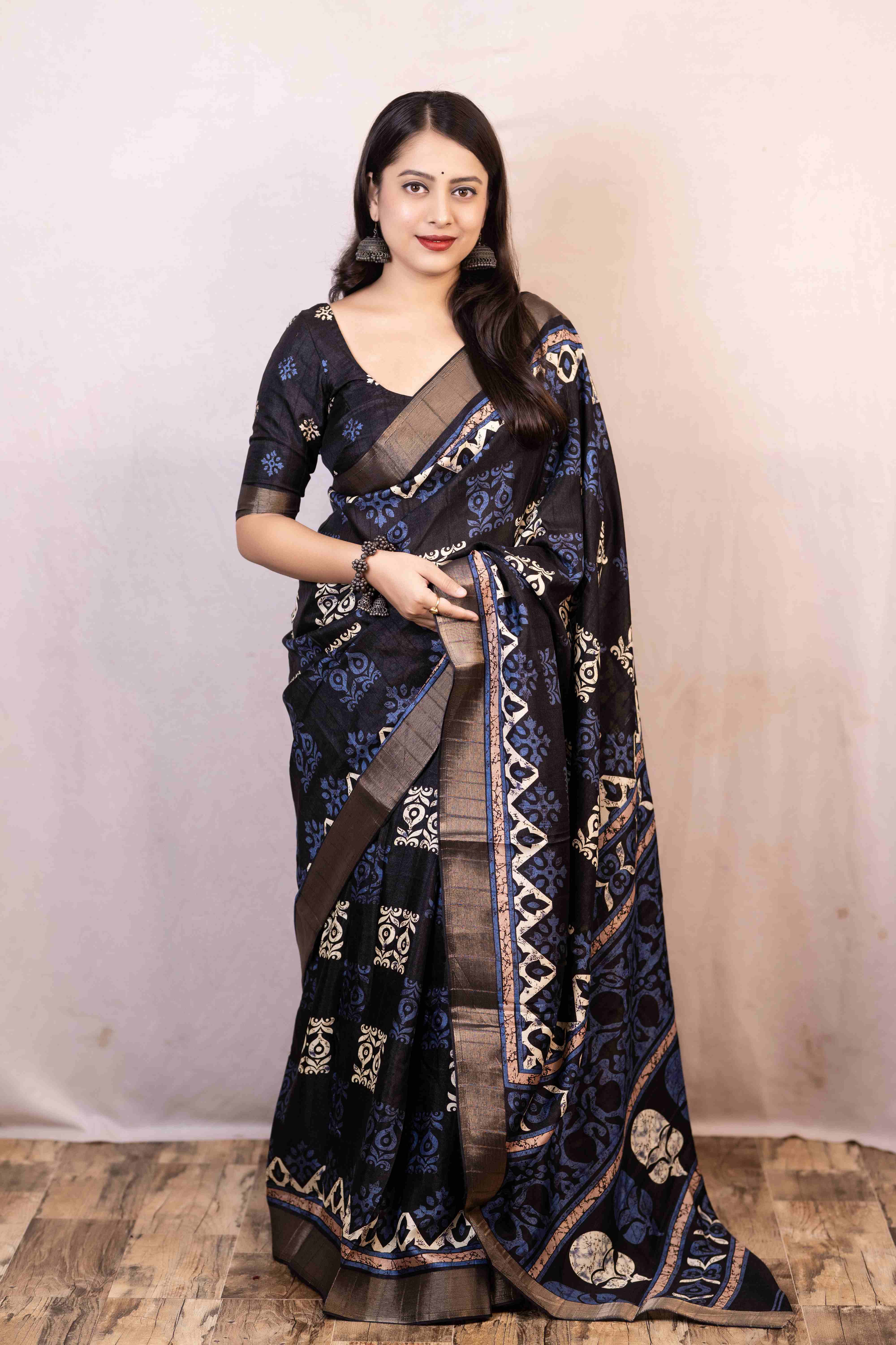 Women's Black Silk Cotton Woven Saree - Stava Creation