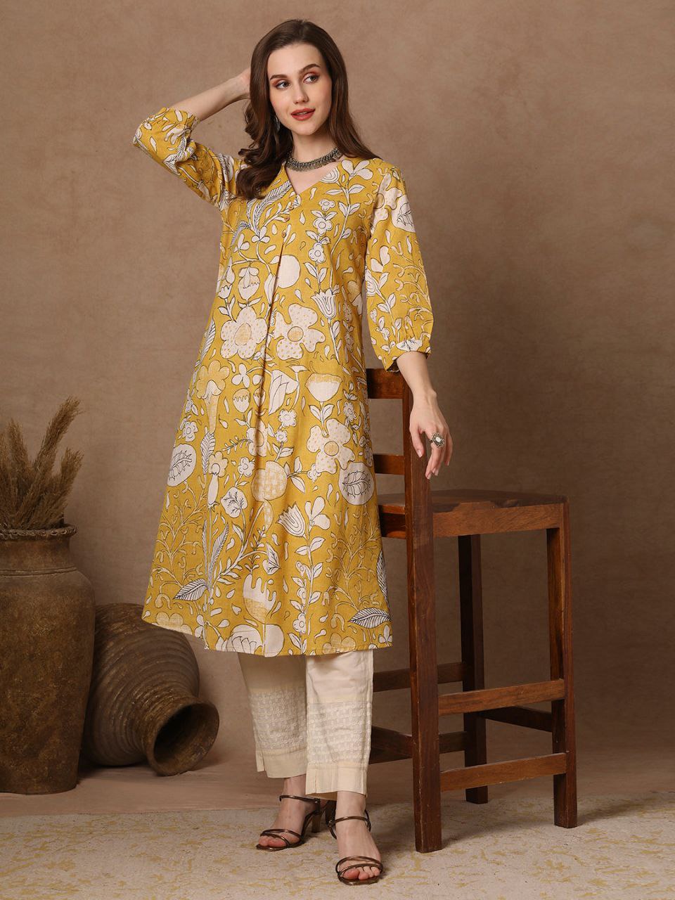 Women's Stylish Rayon Knee Length Floral Printed Kurti