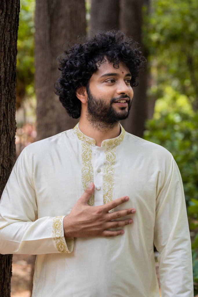 Men's Machine Embroidered Pattu Set