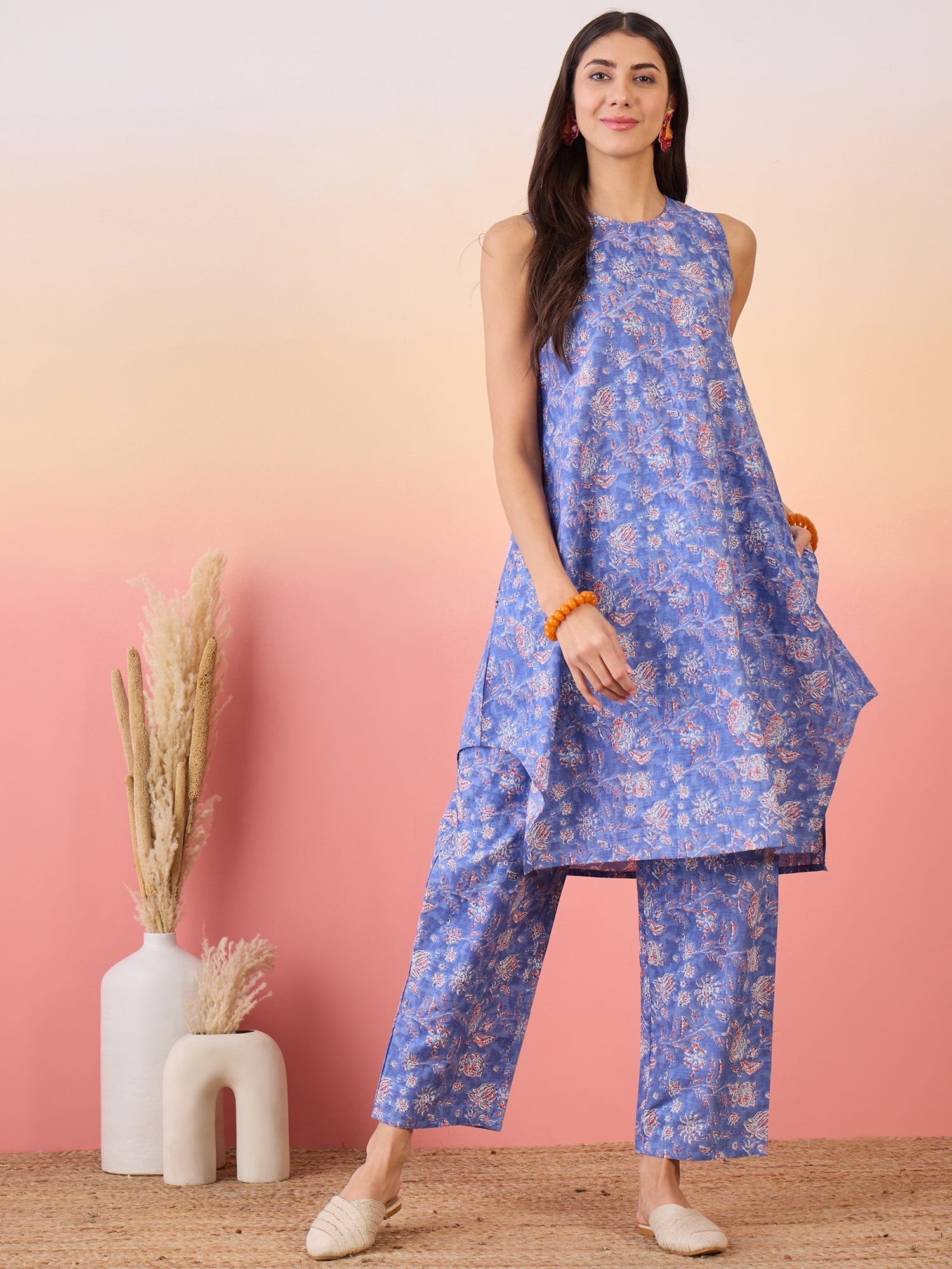 Women's Jordy Blue Floral Print Round Neck Kurta Set - InWeave