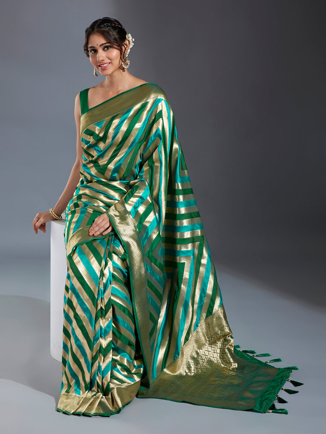 Women's Olive & Gold Satin Paisley Zari With Beautiful Leriya Banarasi Saree - Royal Dwells