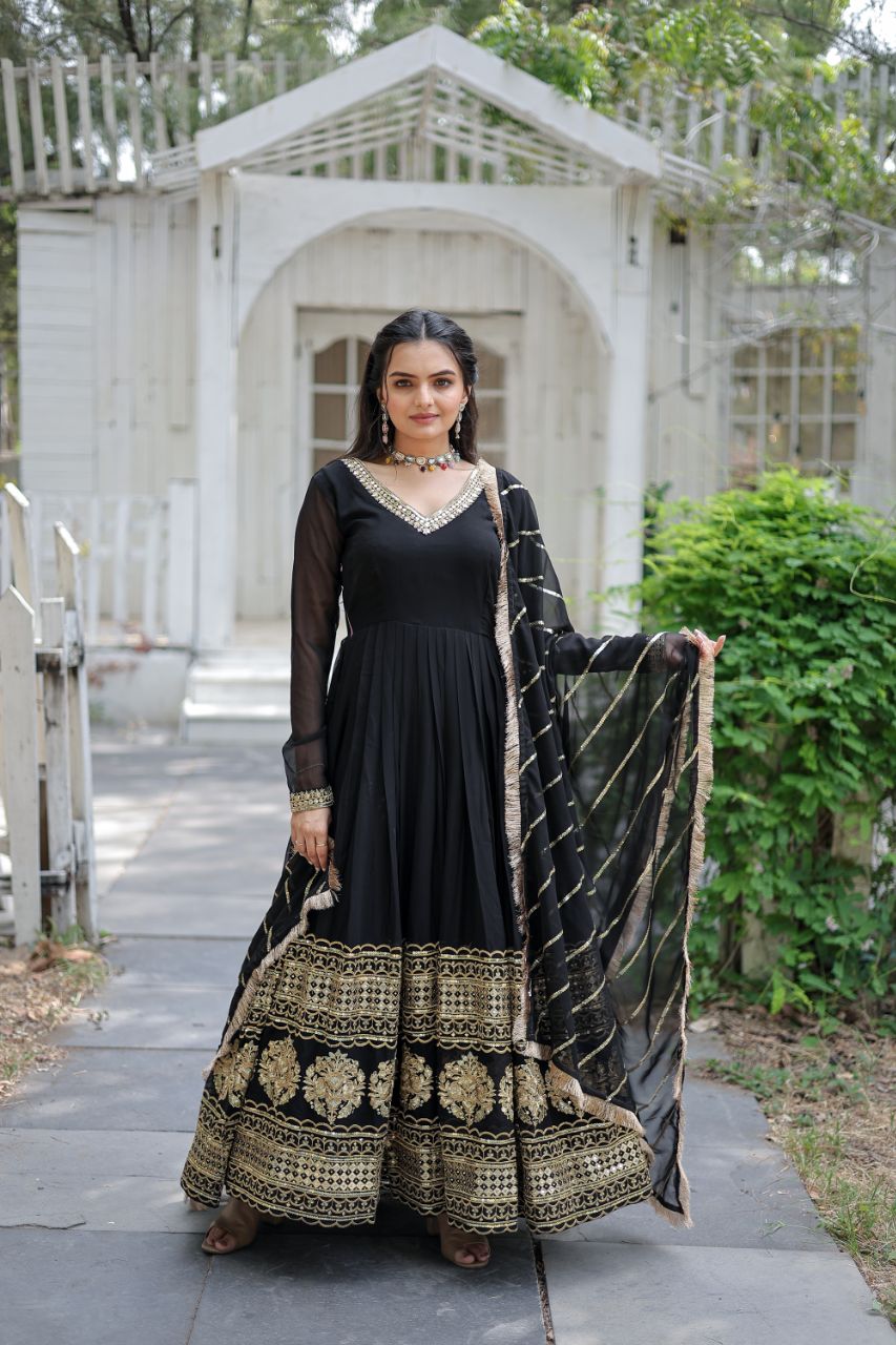 Women's Black Cotton Embroidery Anarkali Set - ROTRENSO