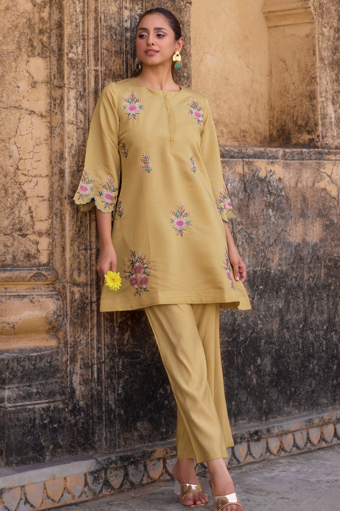 Color_Yellow