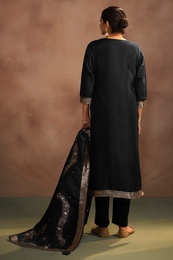 Color_Black