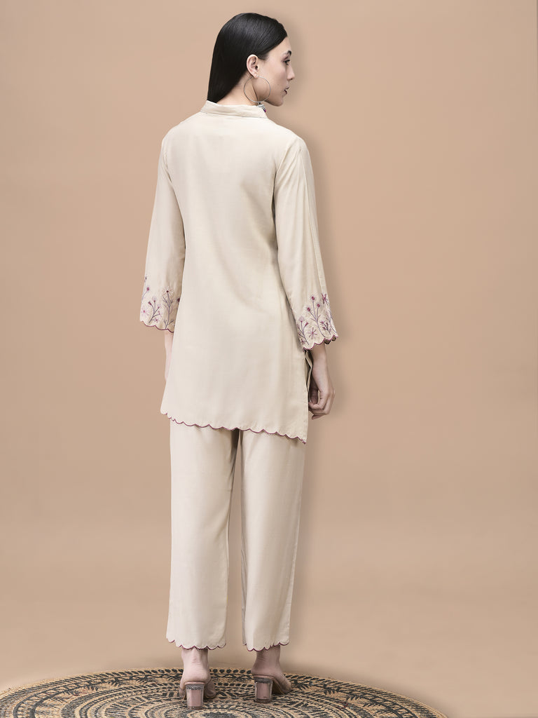 Color_Beige