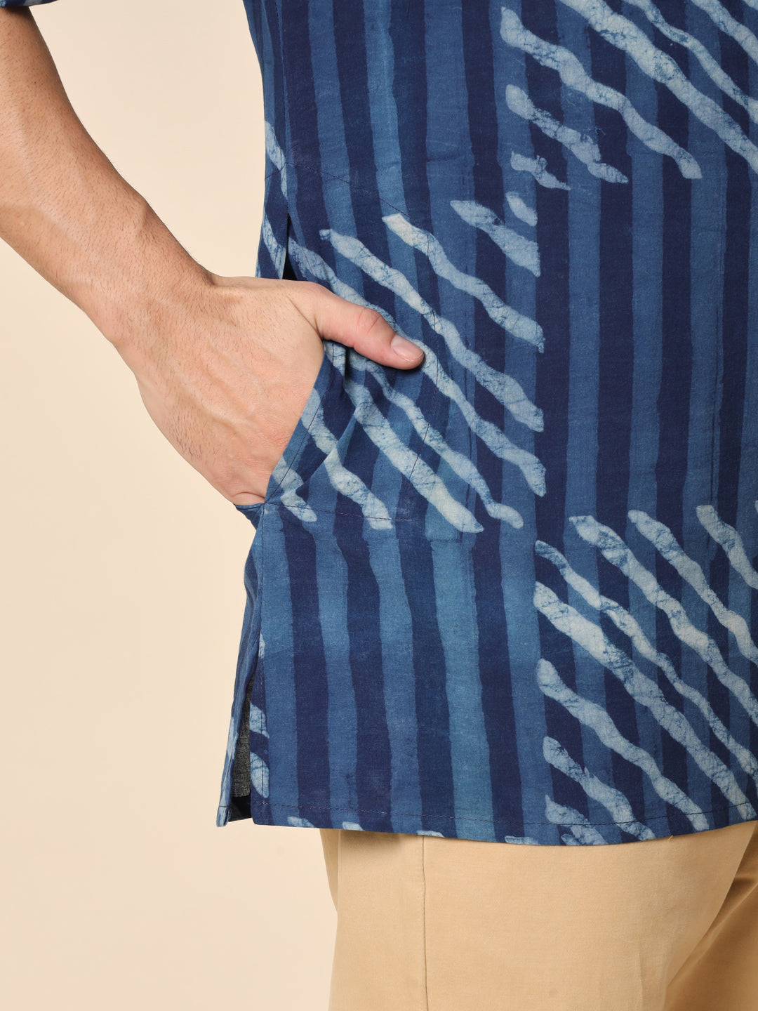 Men's Blue Patch Printed Short Cotton Kurta - TREND-MATTERS