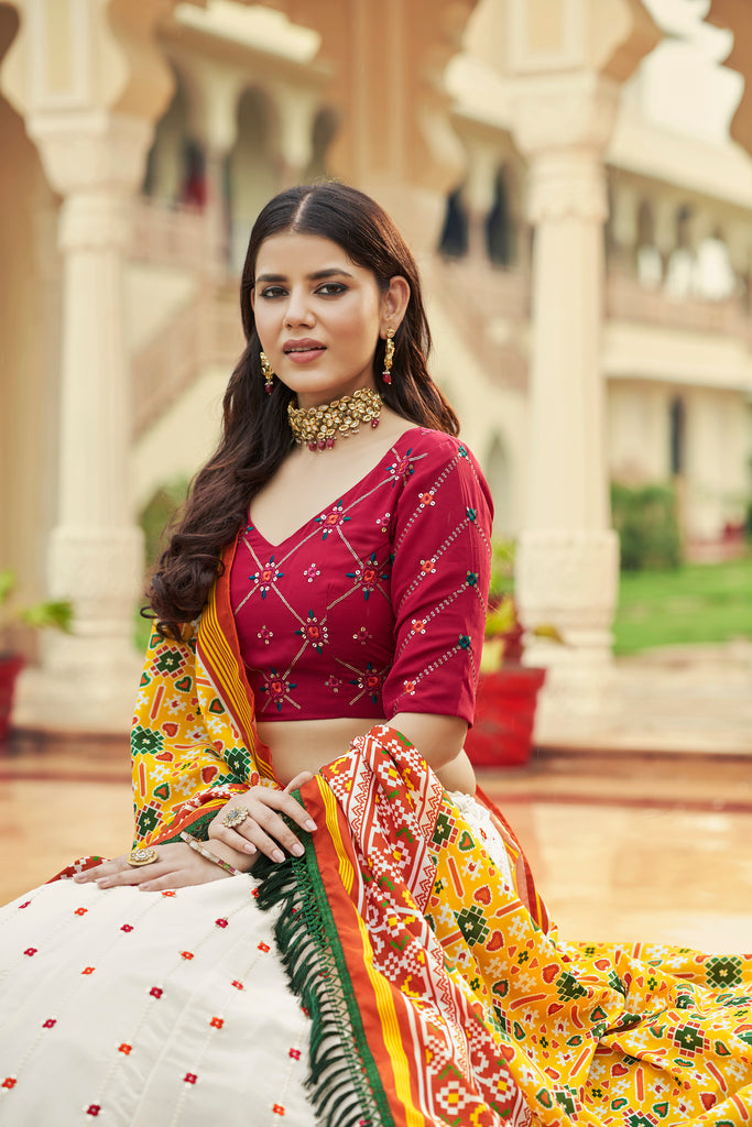 Women's White Georgette Thread With Sequince Embroidered Lehenga Set