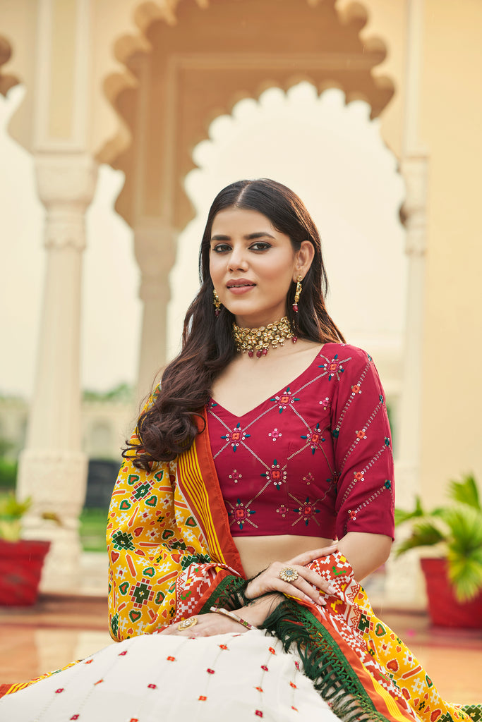 Women's White Georgette Thread With Sequince Embroidered Lehenga Set