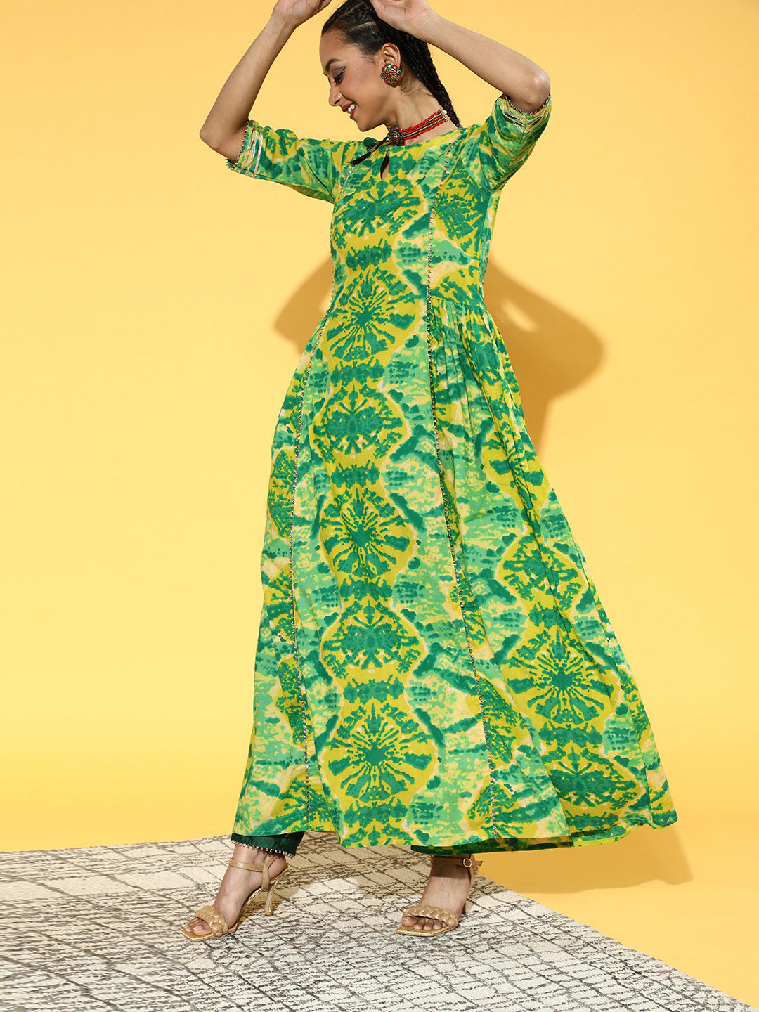 Women's Green Cotton Blend Kurta Set - Taantav