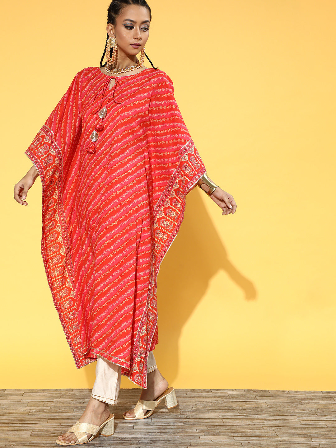 Women's Coral Satin Kurta Set - Taantav