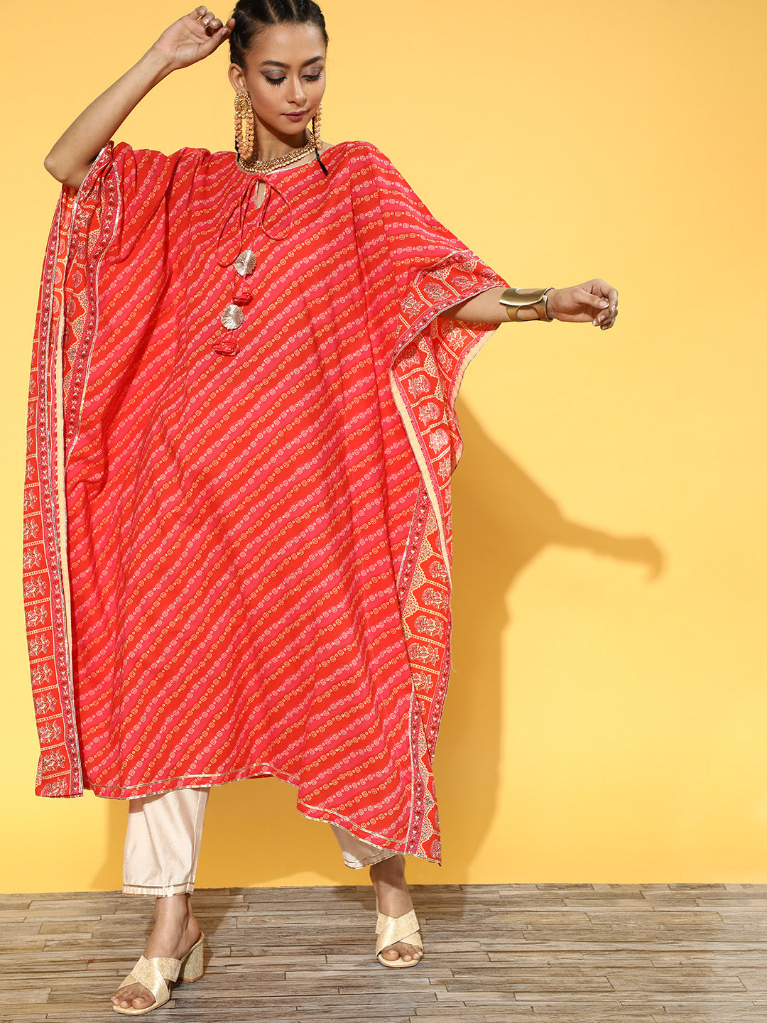 Women's Coral Satin Kurta Set - Taantav