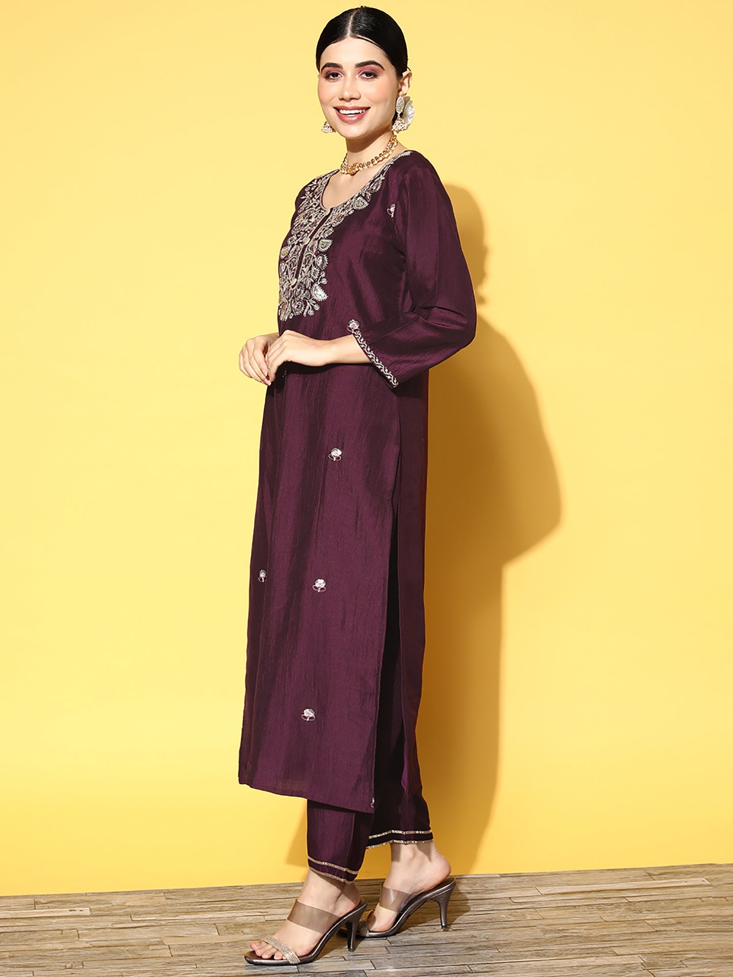 Women's Burgundy Cotton Blend Kurta Set - Taantav