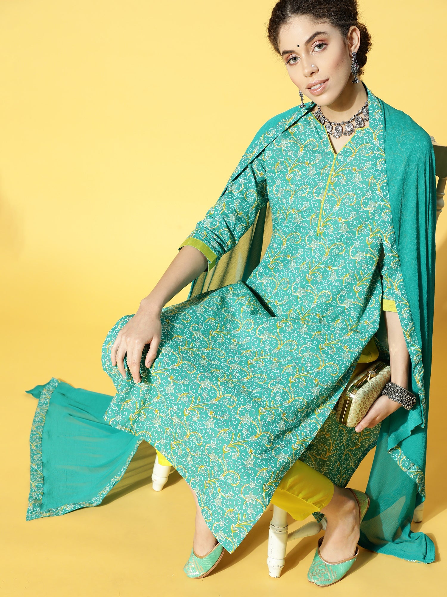 Women's Green Cotton Blend Kurta Set - Taantav