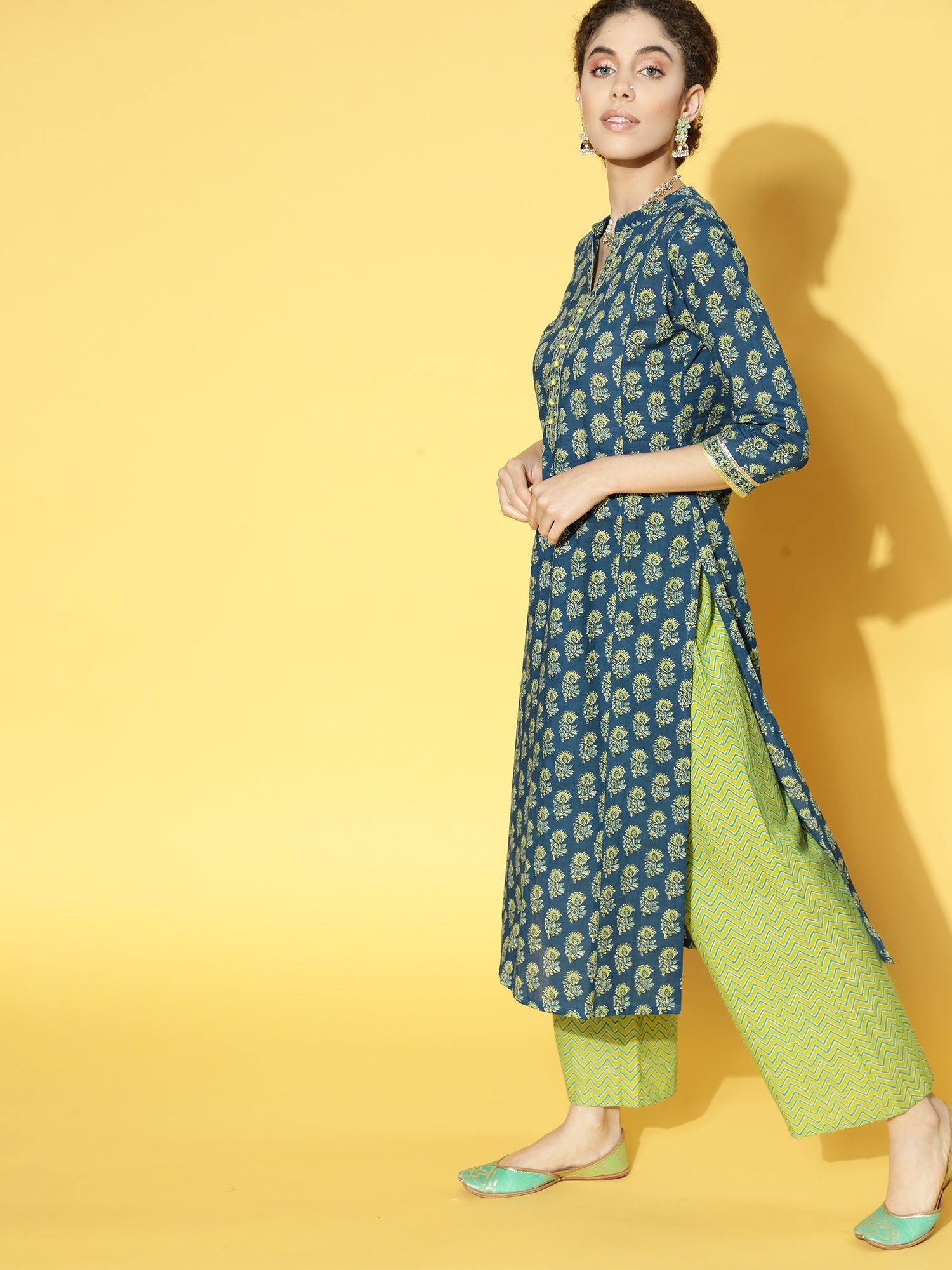 Women's Blue Cotton Blend Kurta Set - Taantav