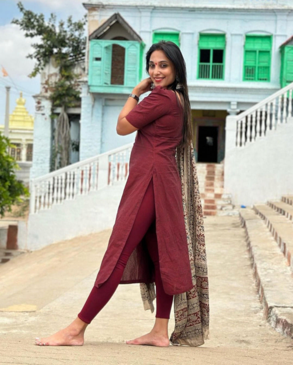 Color_Maroon