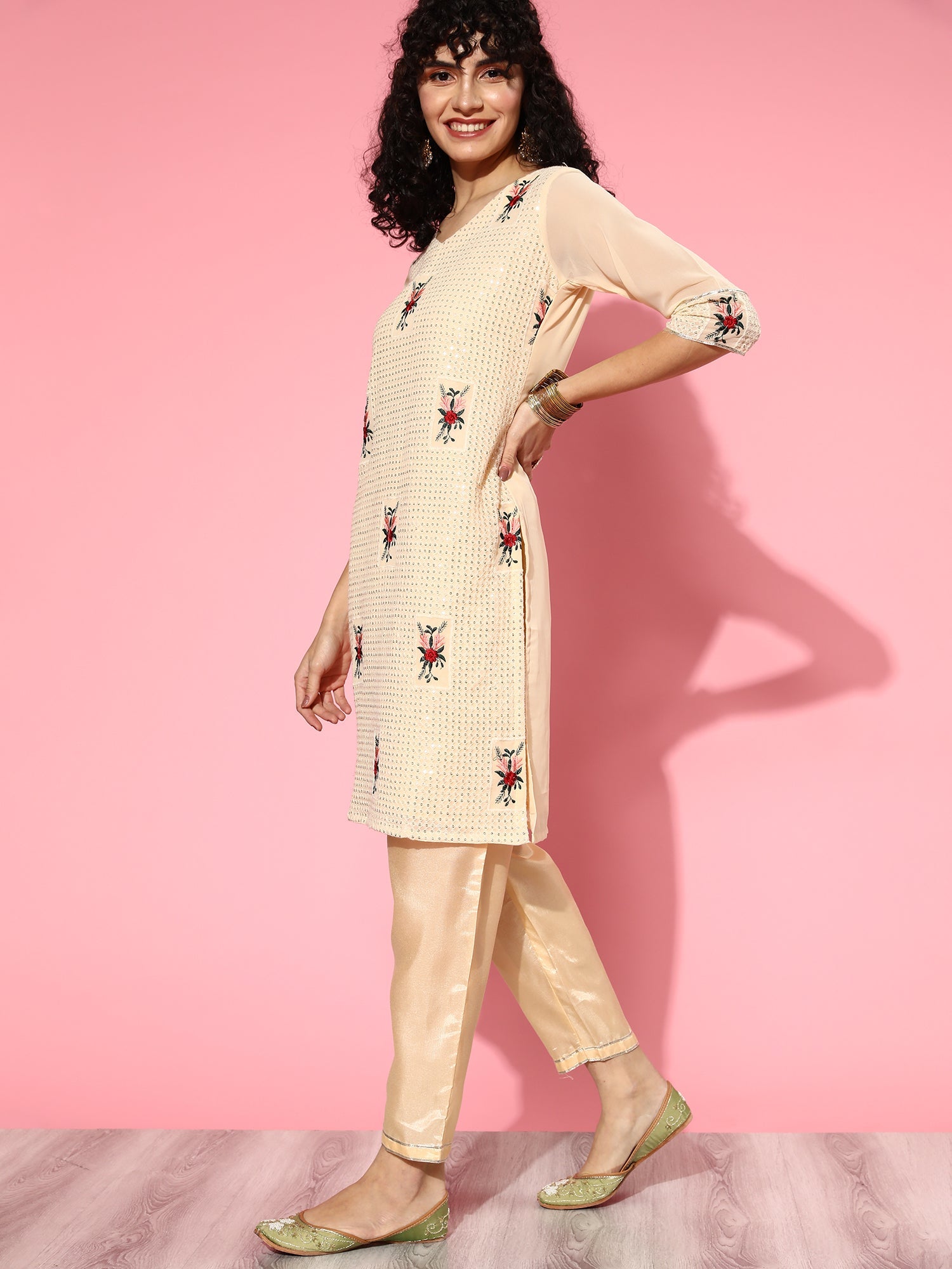 Women's Peach Poly Georgette Kurta Set - Taantav