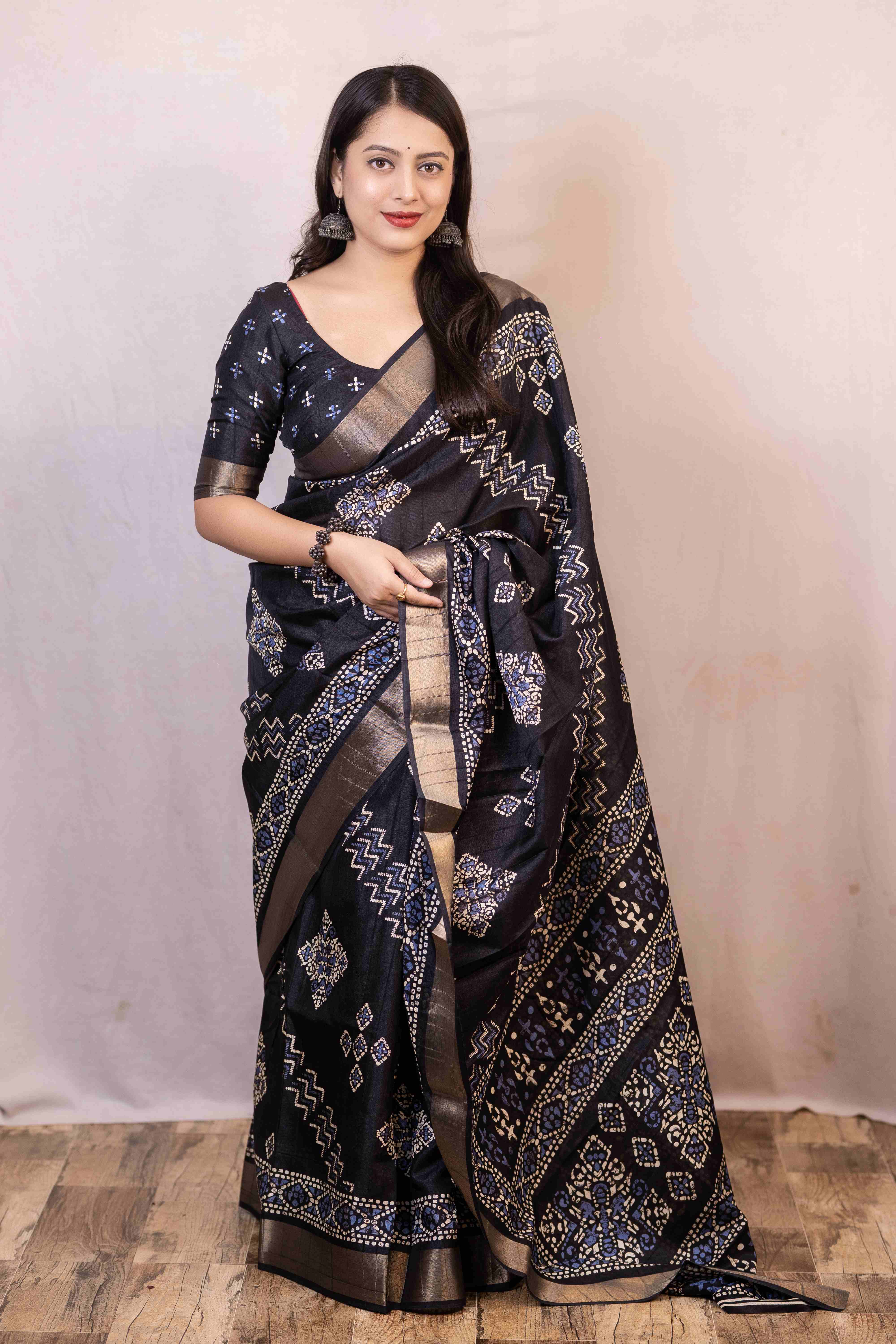 Women's Black Silk Cotton Woven Saree - Stava Creation